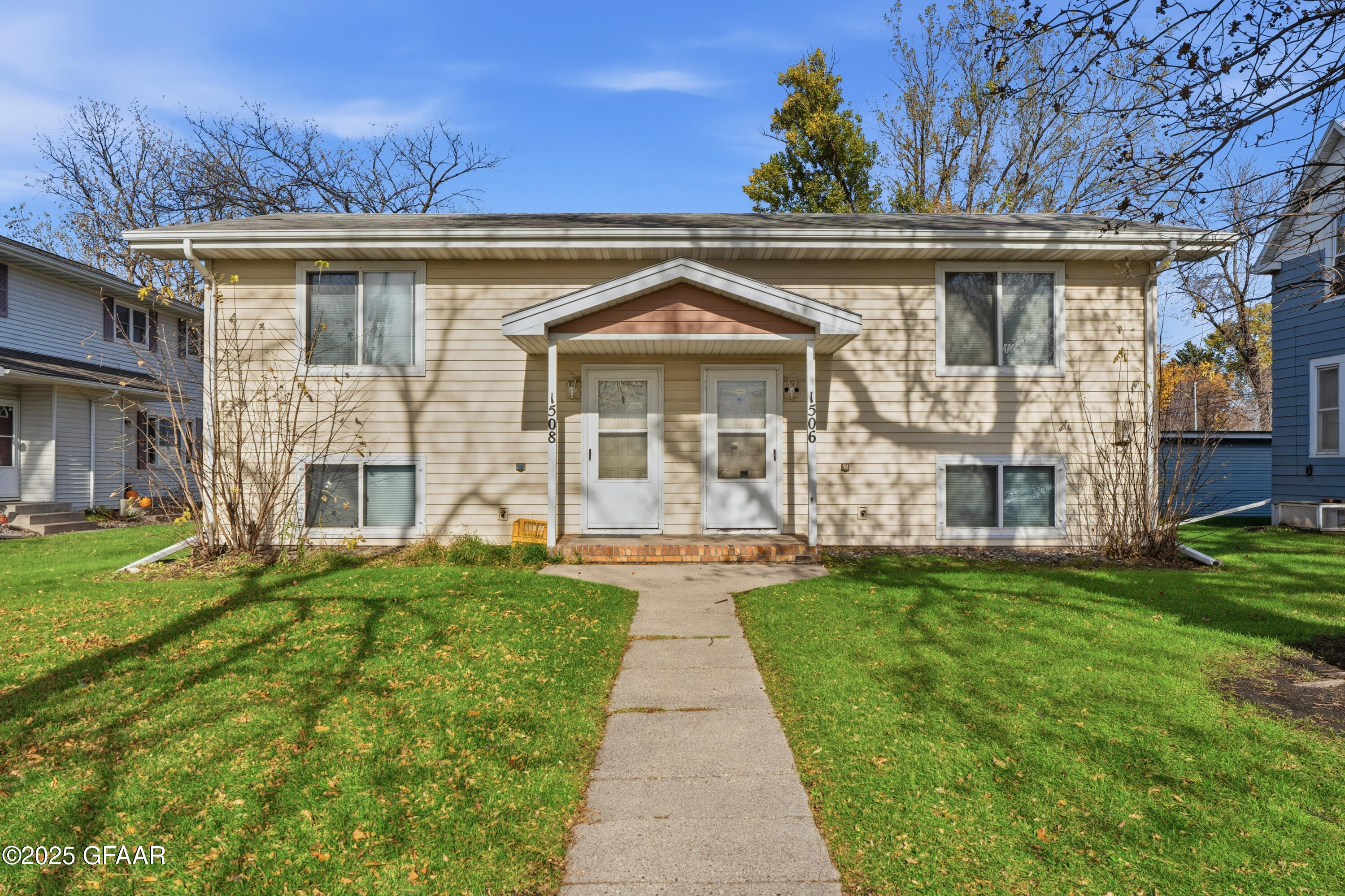 1506/1508 DYKE Avenue