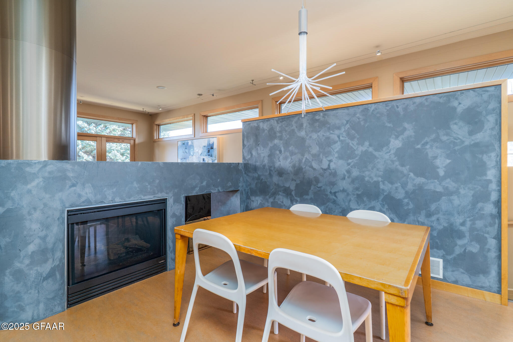 3012 E ELMWOOD Drive