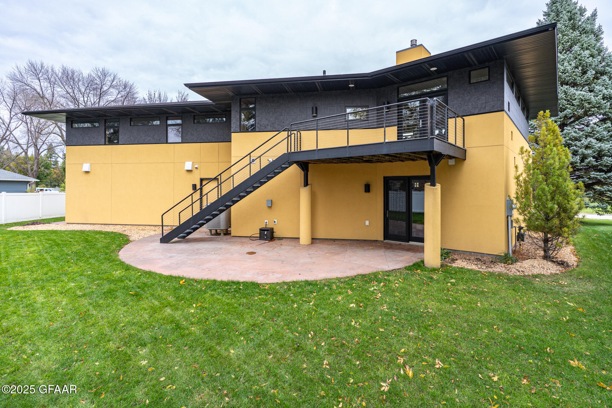 3012 E ELMWOOD Drive