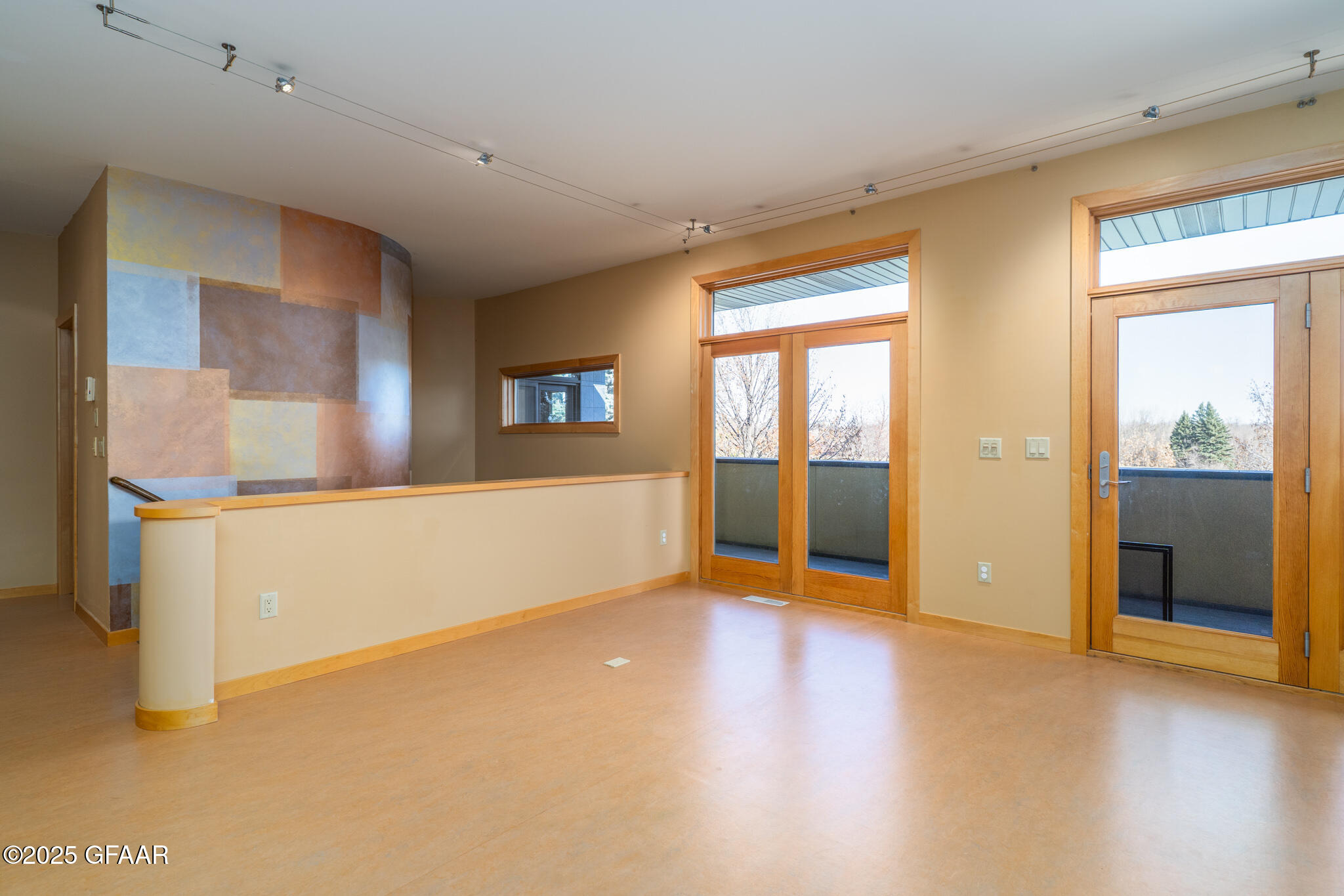 3012 E ELMWOOD Drive