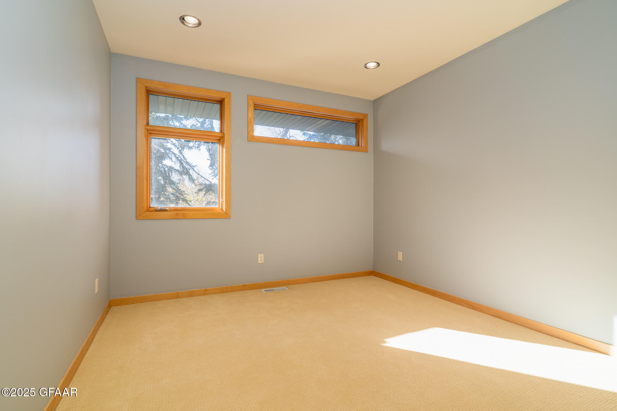 3012 E ELMWOOD Drive