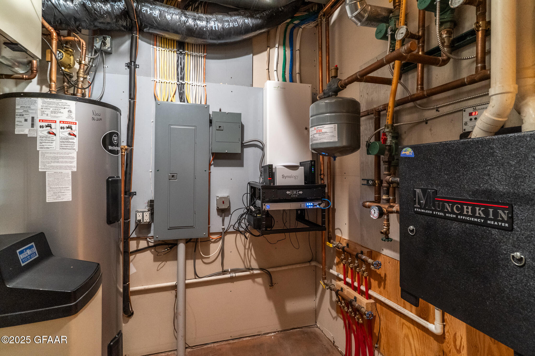 3012 E ELMWOOD Drive