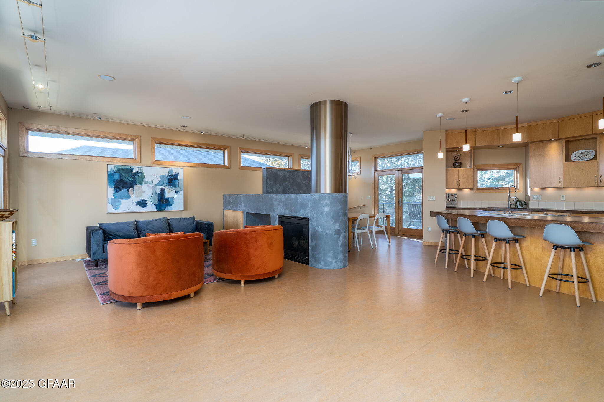 3012 E ELMWOOD Drive