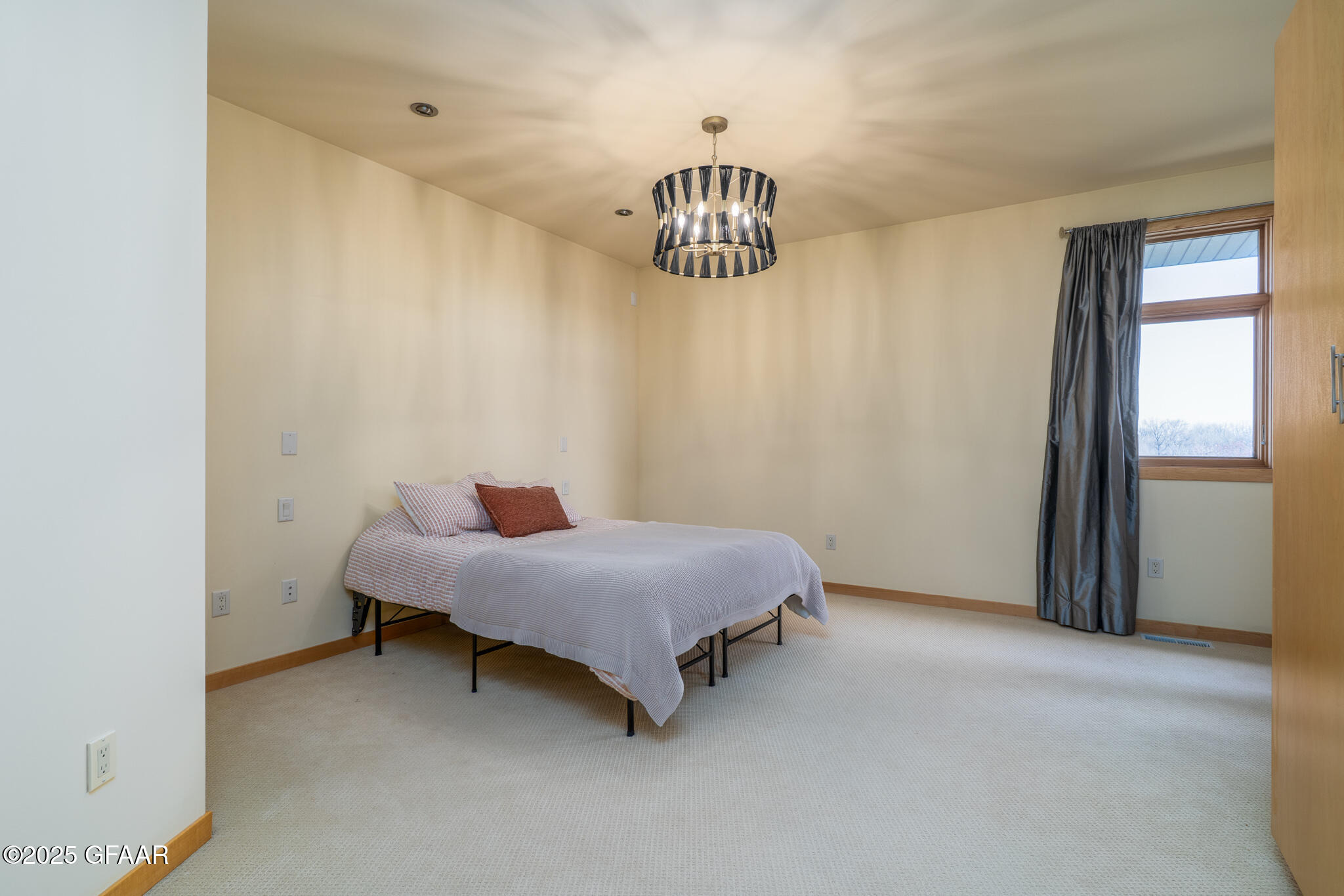 3012 E ELMWOOD Drive