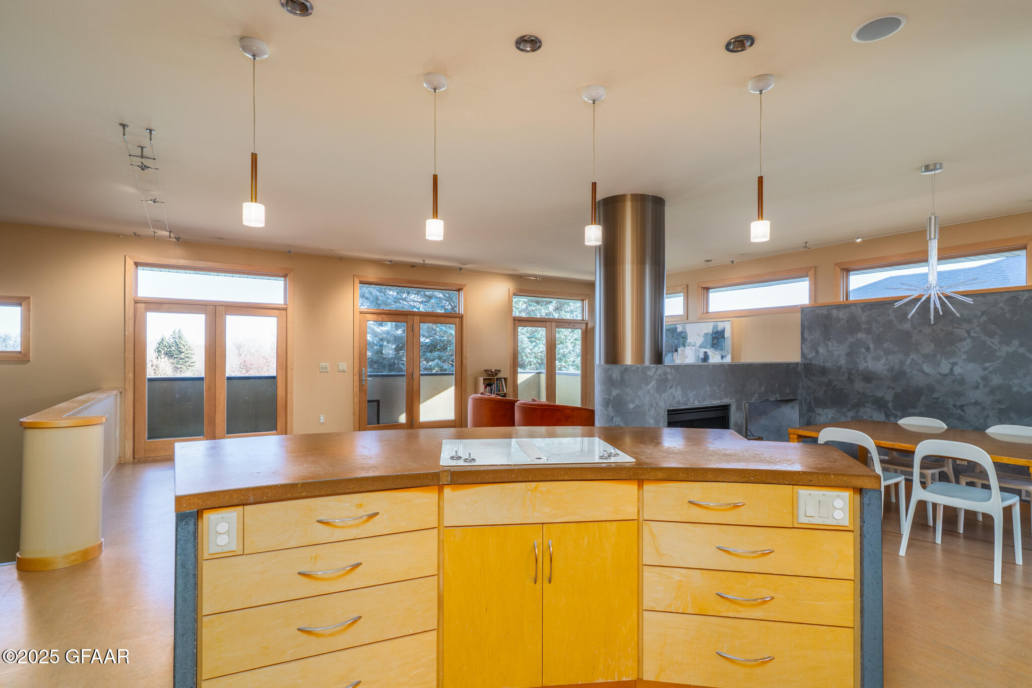 3012 E ELMWOOD Drive