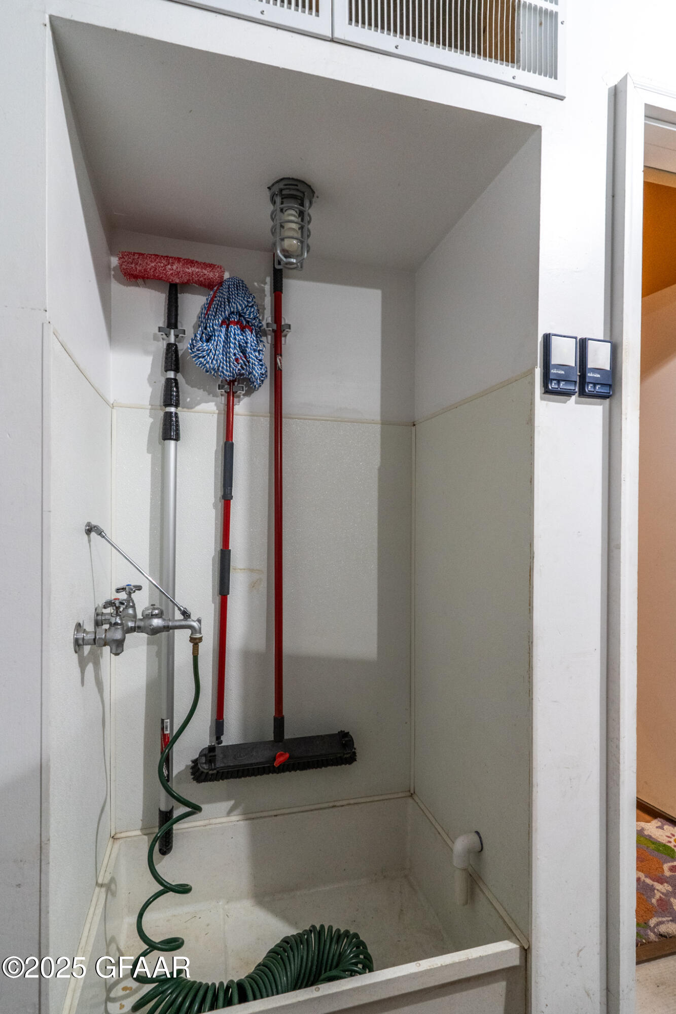 3012 E ELMWOOD Drive