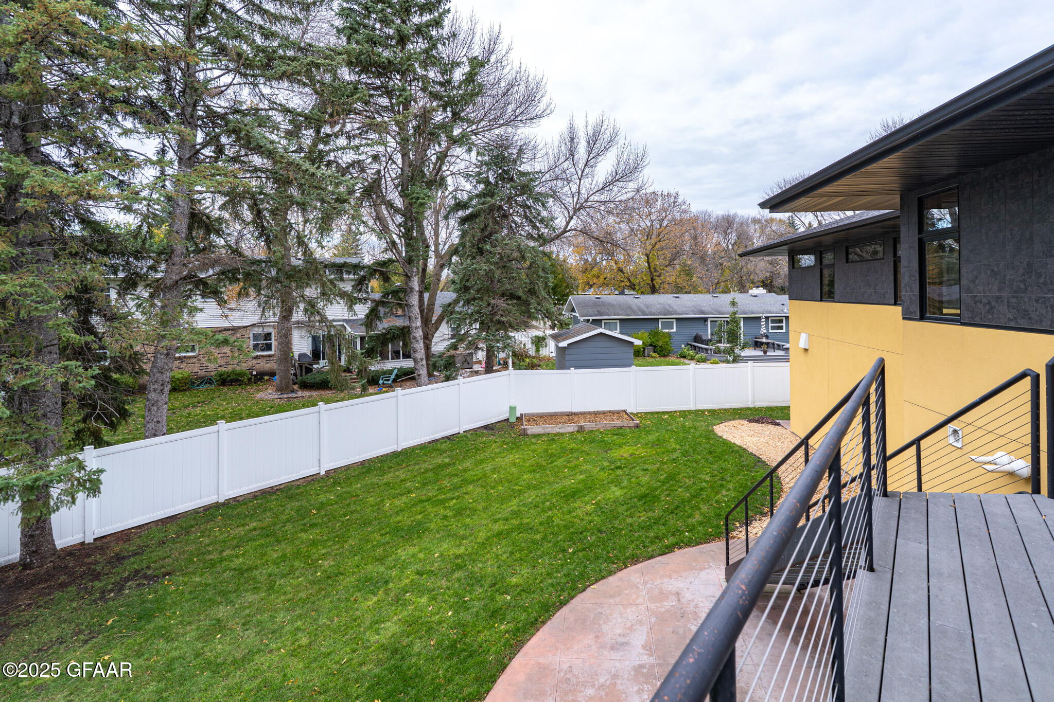 3012 E ELMWOOD Drive