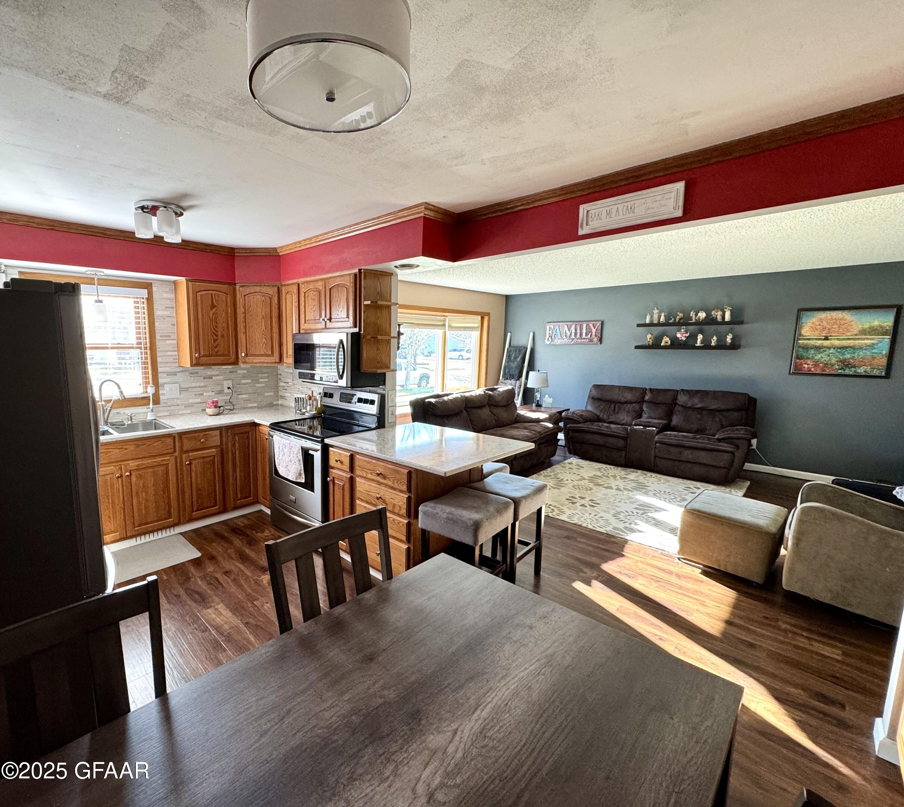 718 CENTRAL PLAINS Court