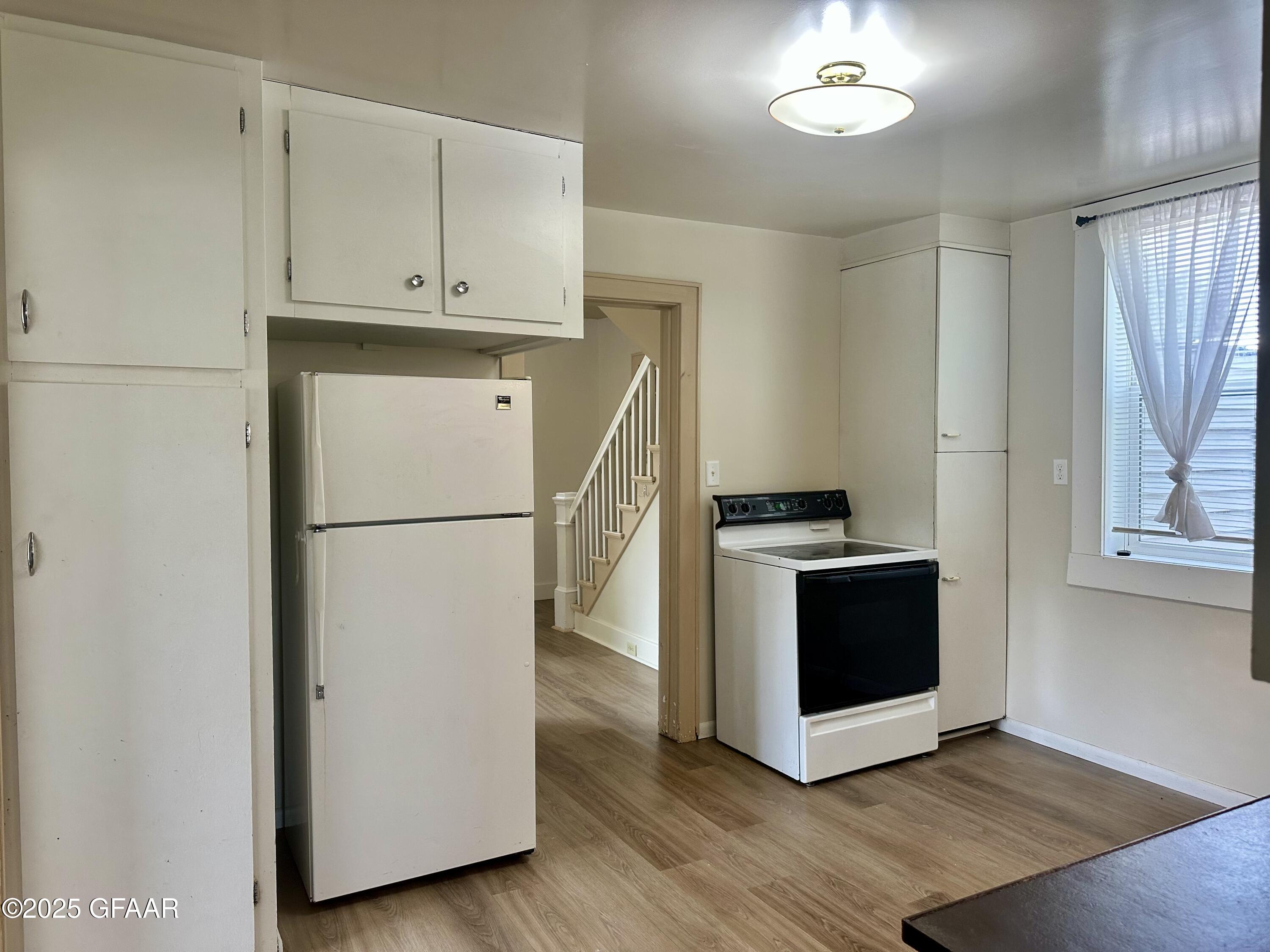 513 CENTRAL Avenue N