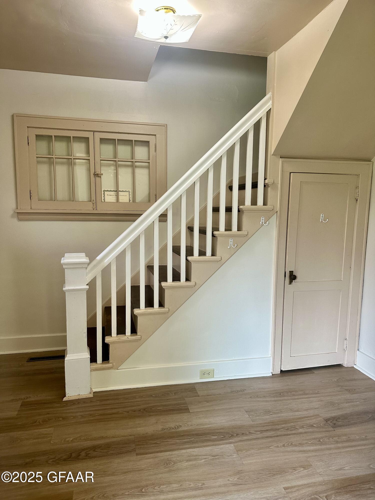 513 CENTRAL Avenue N