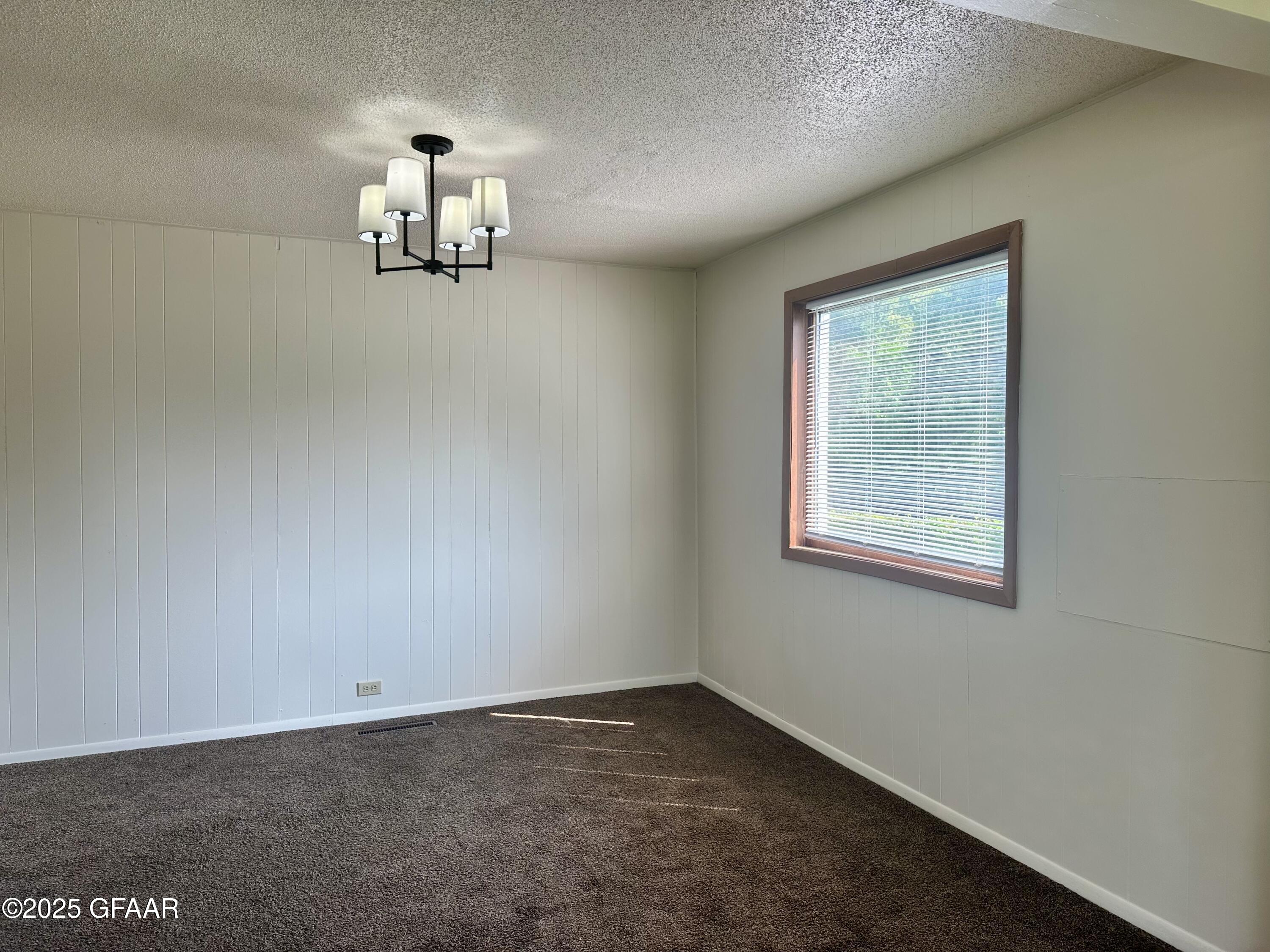 513 CENTRAL Avenue N