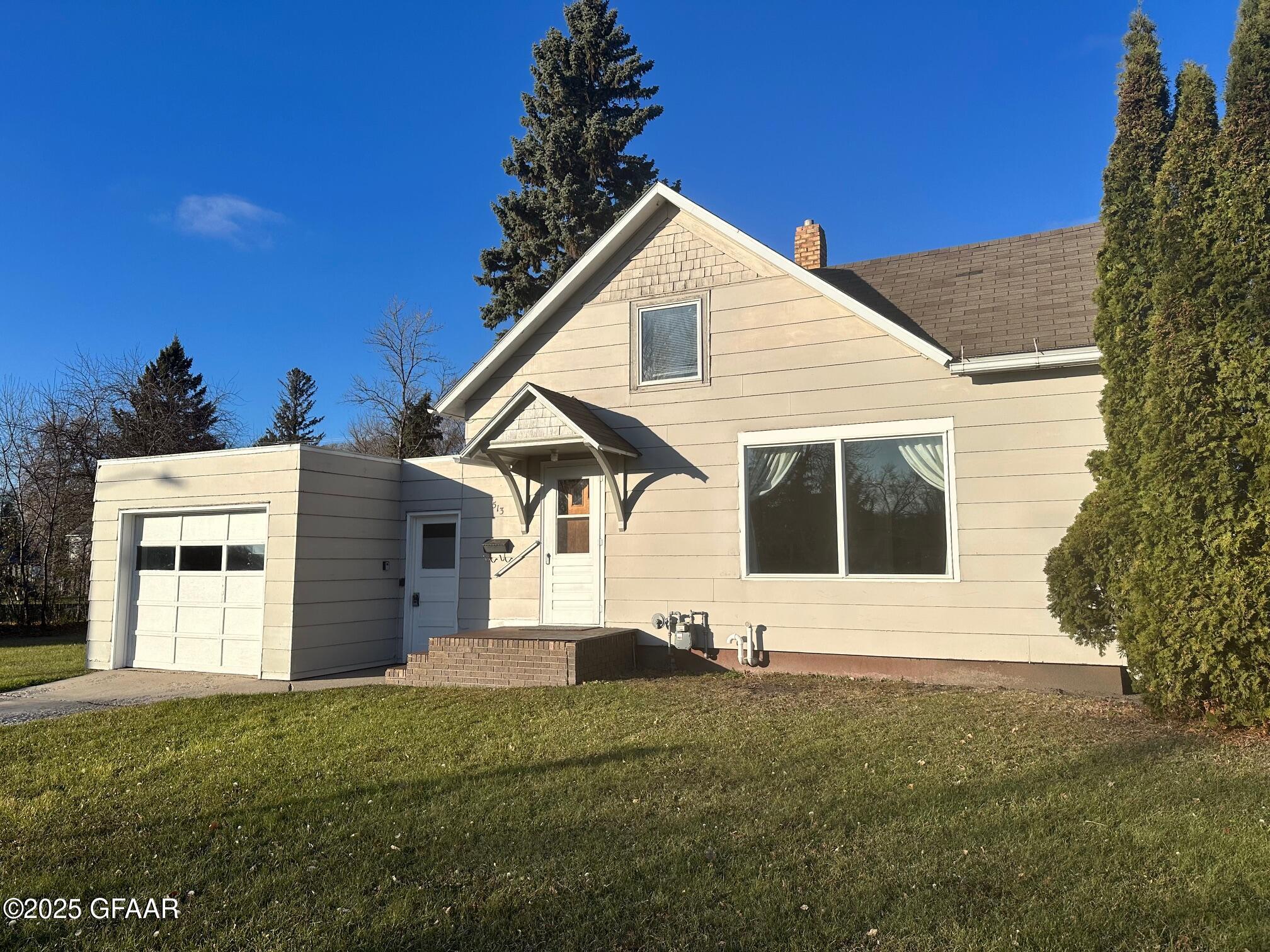 513 CENTRAL Avenue N