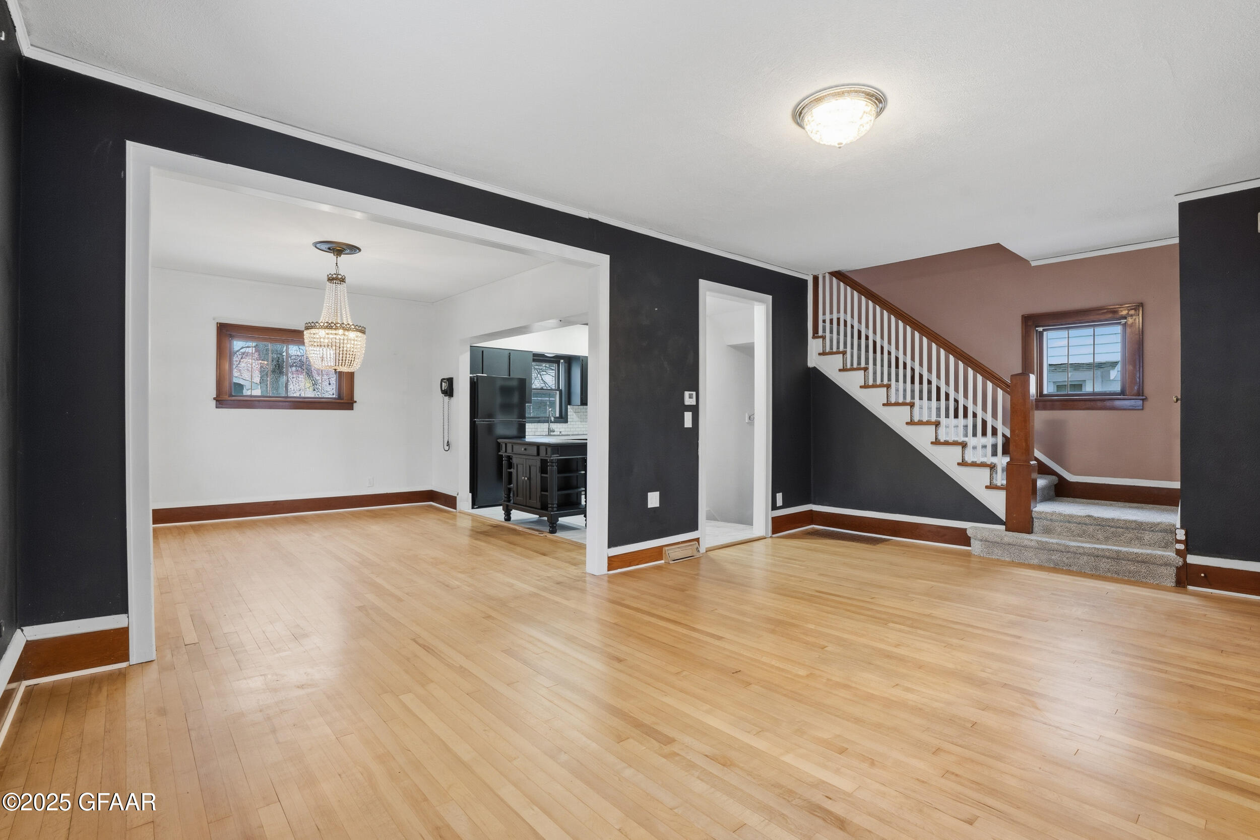 1006 COTTONWOOD Street