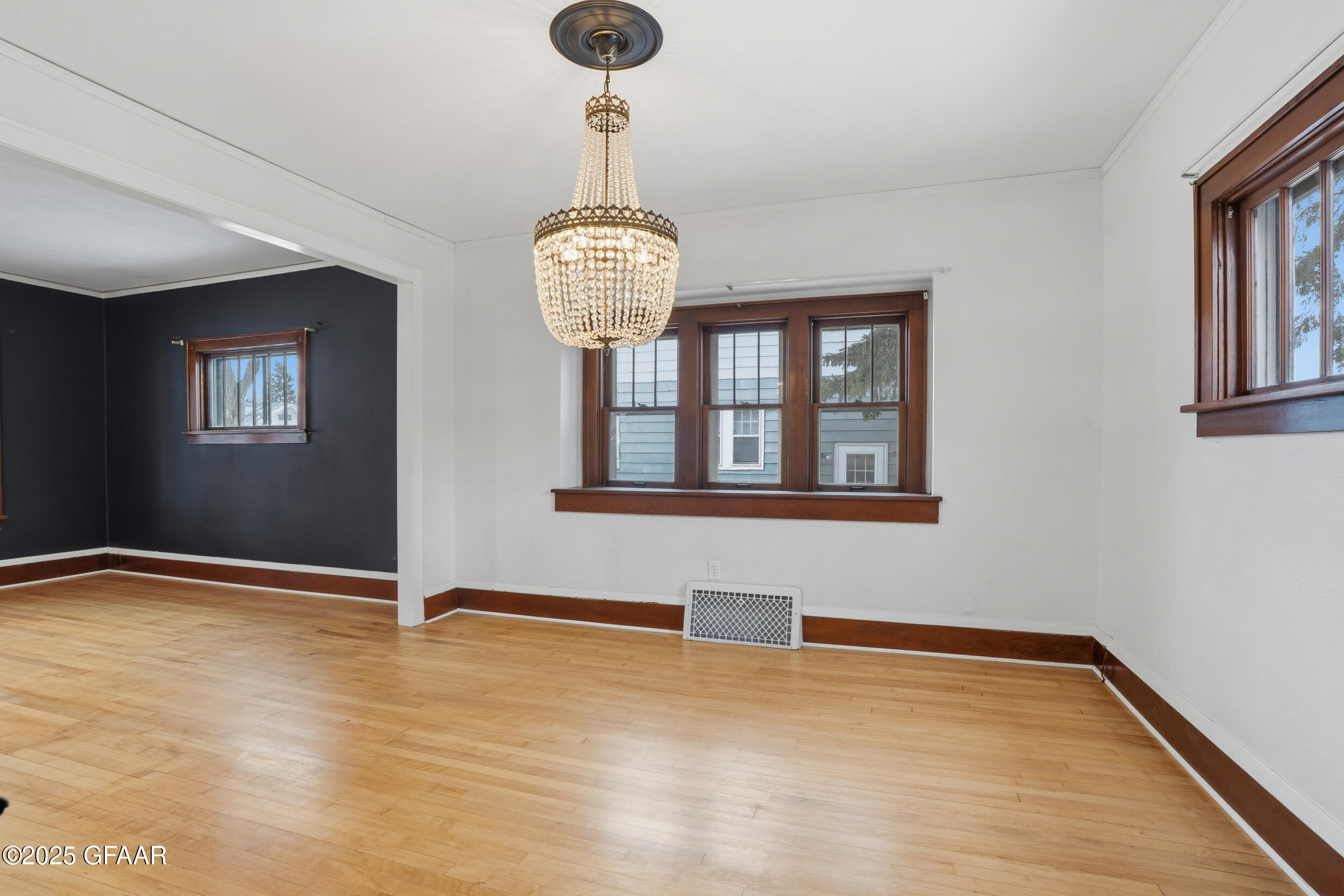 1006 COTTONWOOD Street