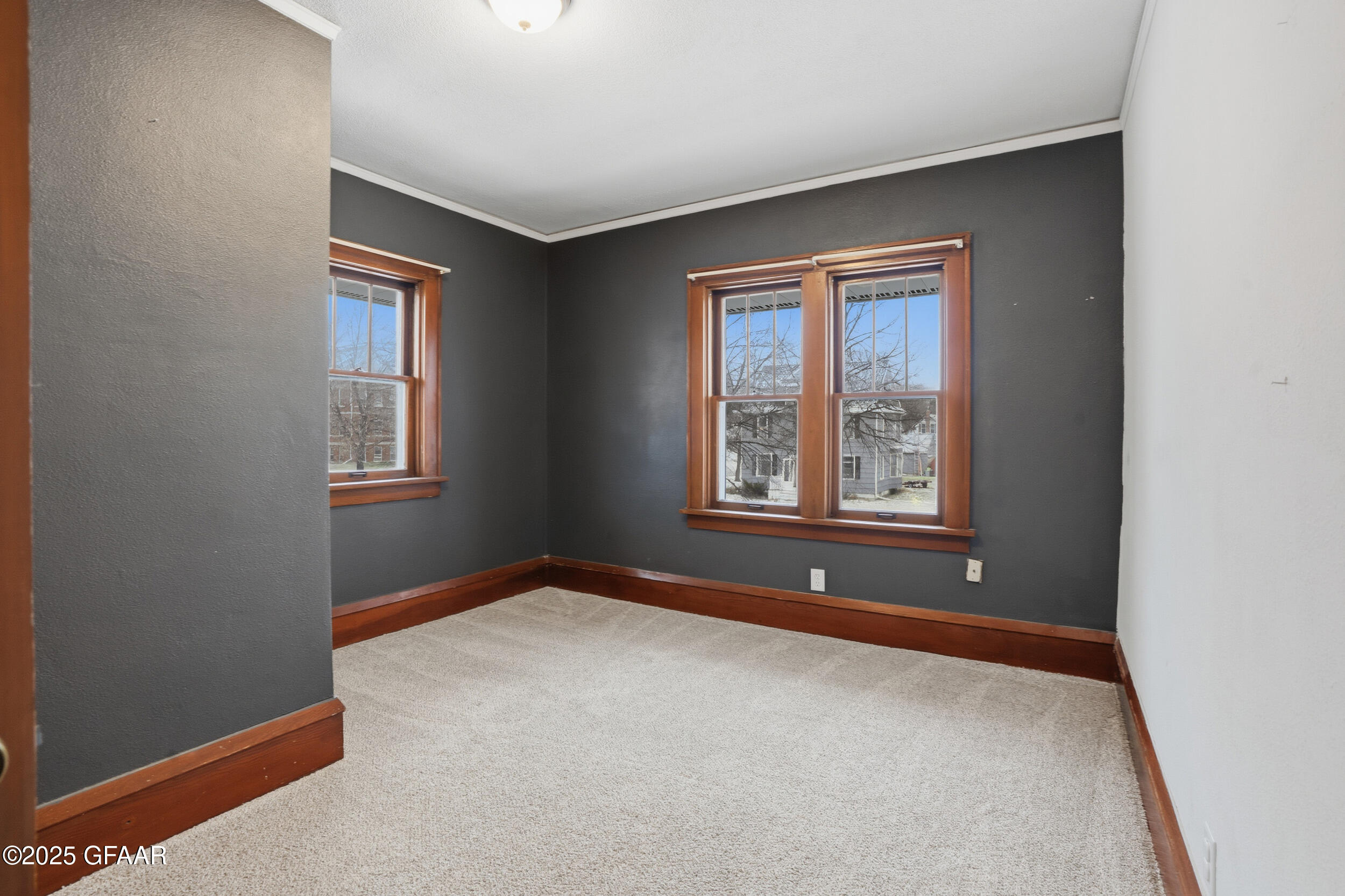 1006 COTTONWOOD Street