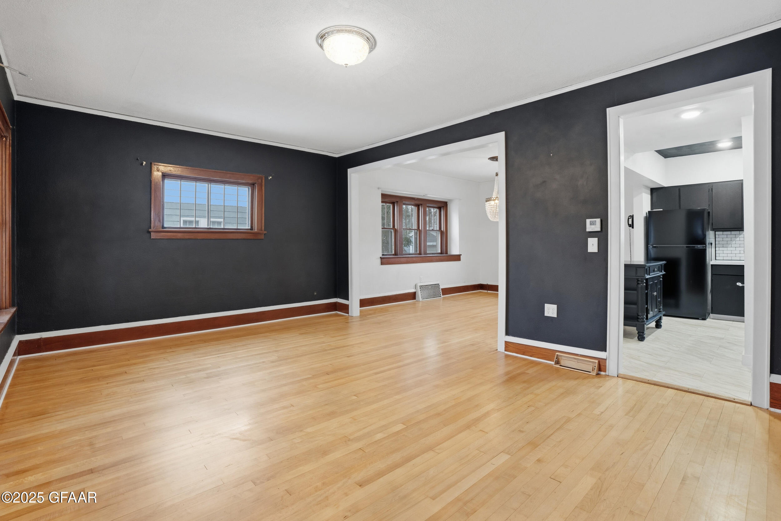 1006 COTTONWOOD Street