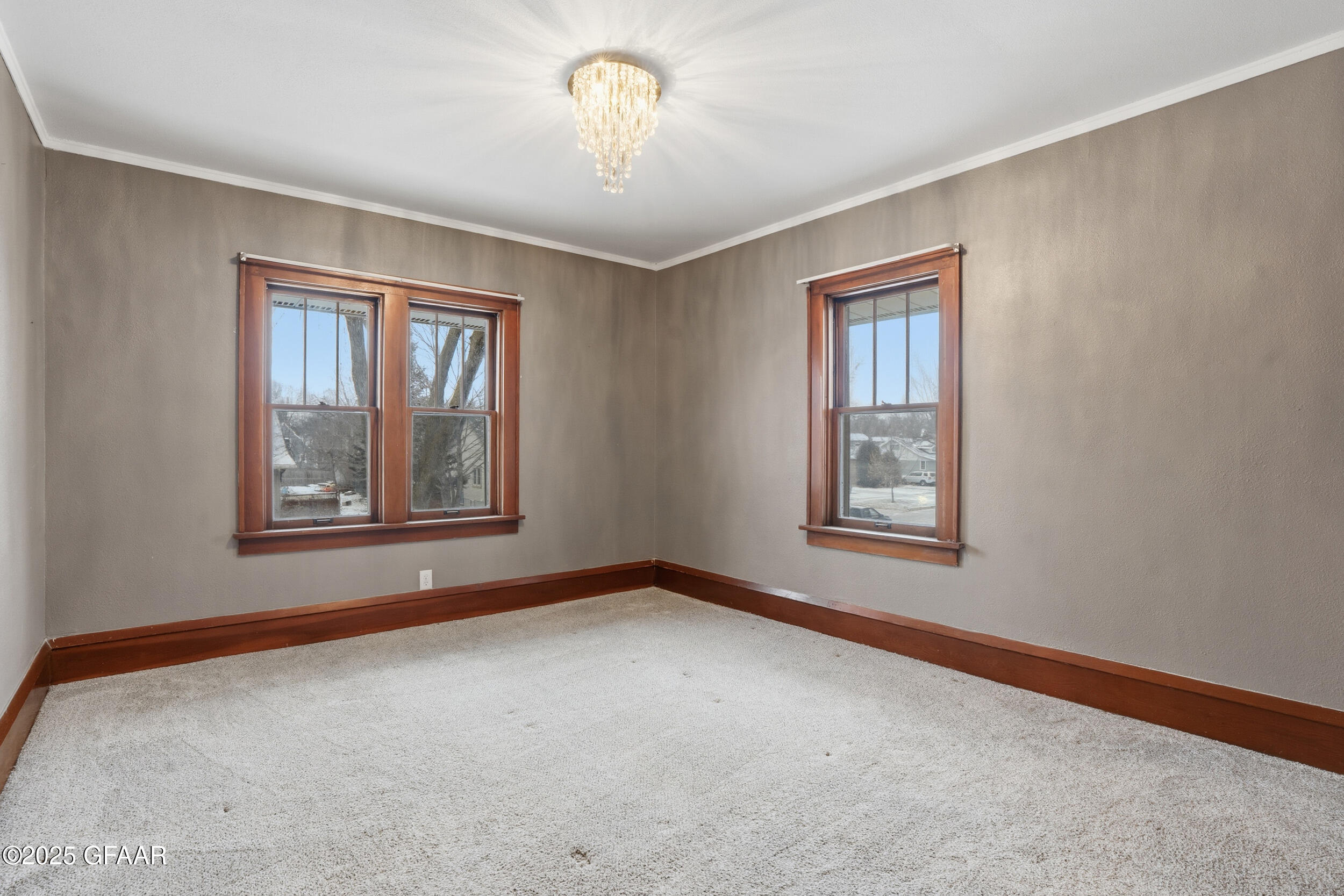 1006 COTTONWOOD Street