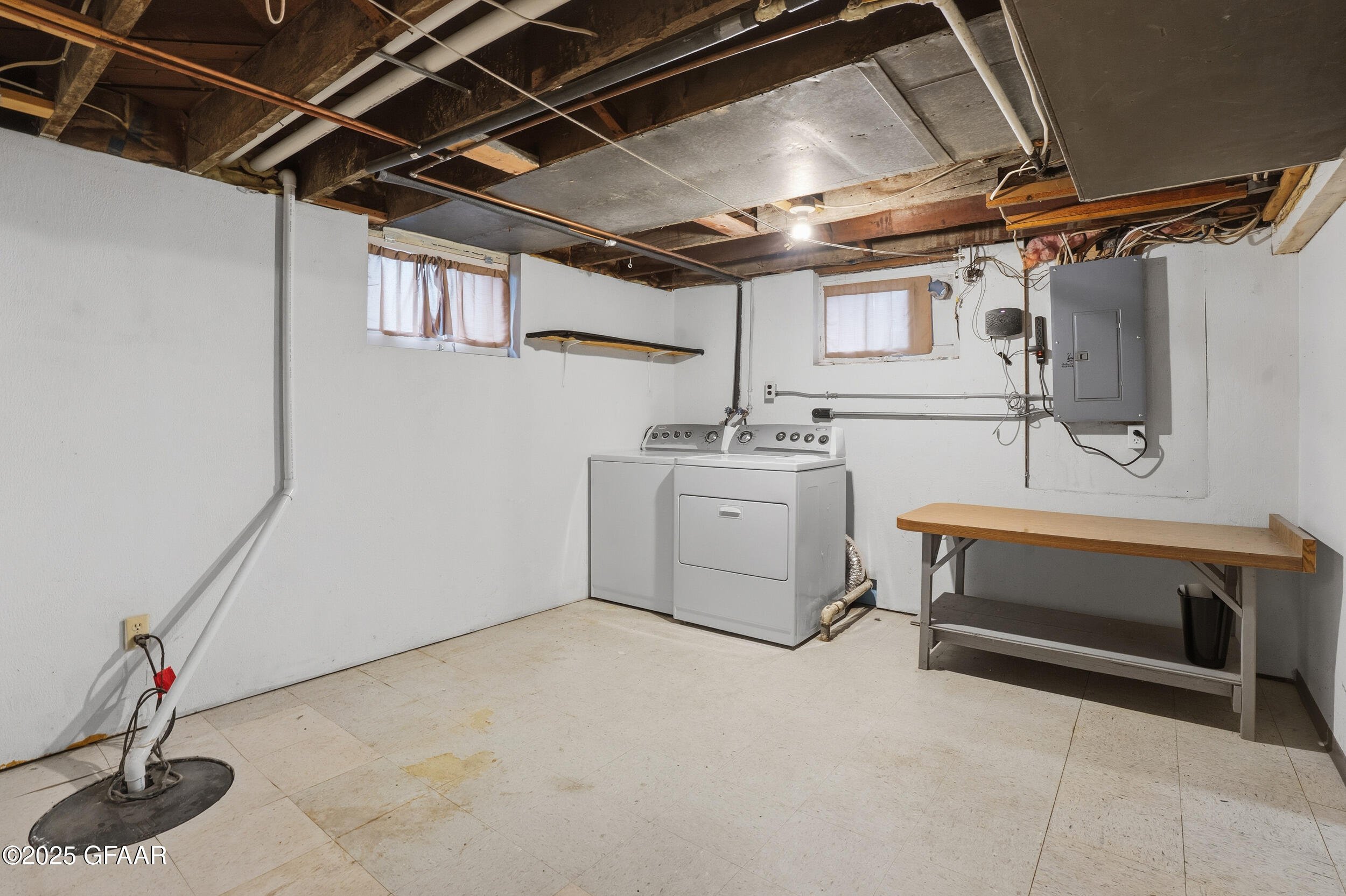 1006 COTTONWOOD Street