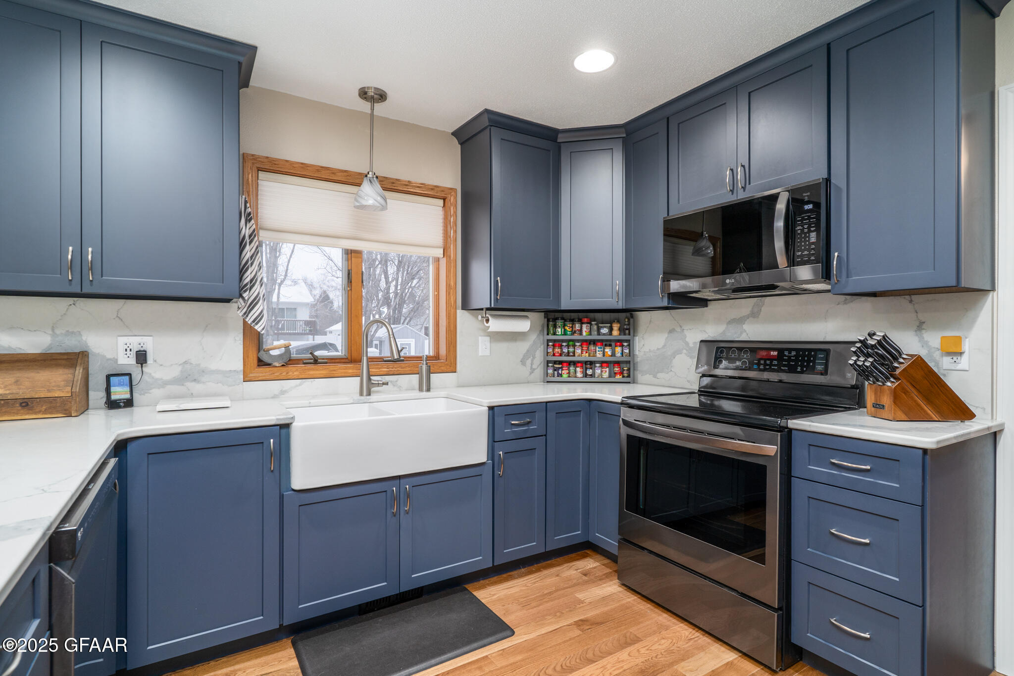 3166 DESERT STAR Lane