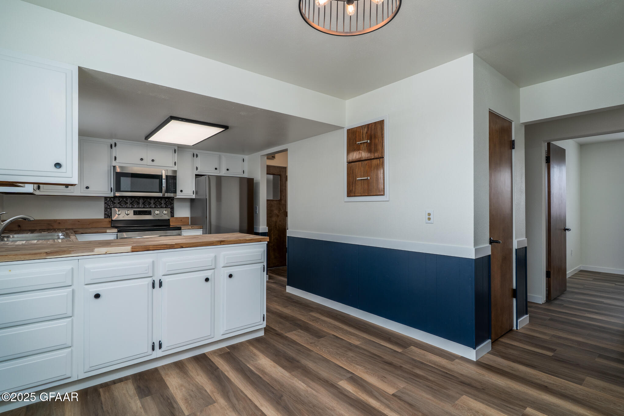 17052 15TH Street NE