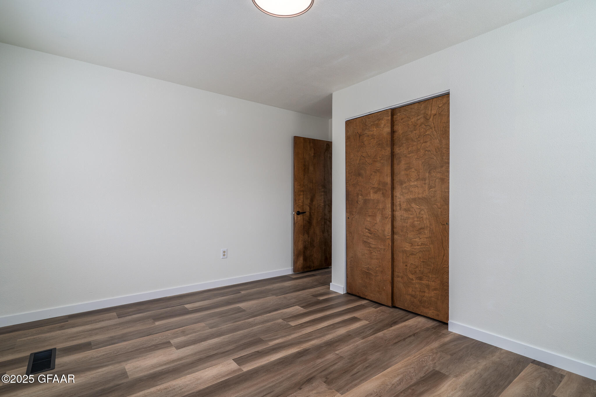 17052 15TH Street NE