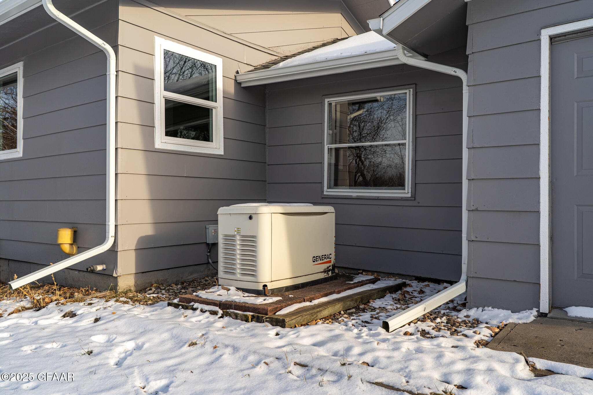 17052 15TH Street NE