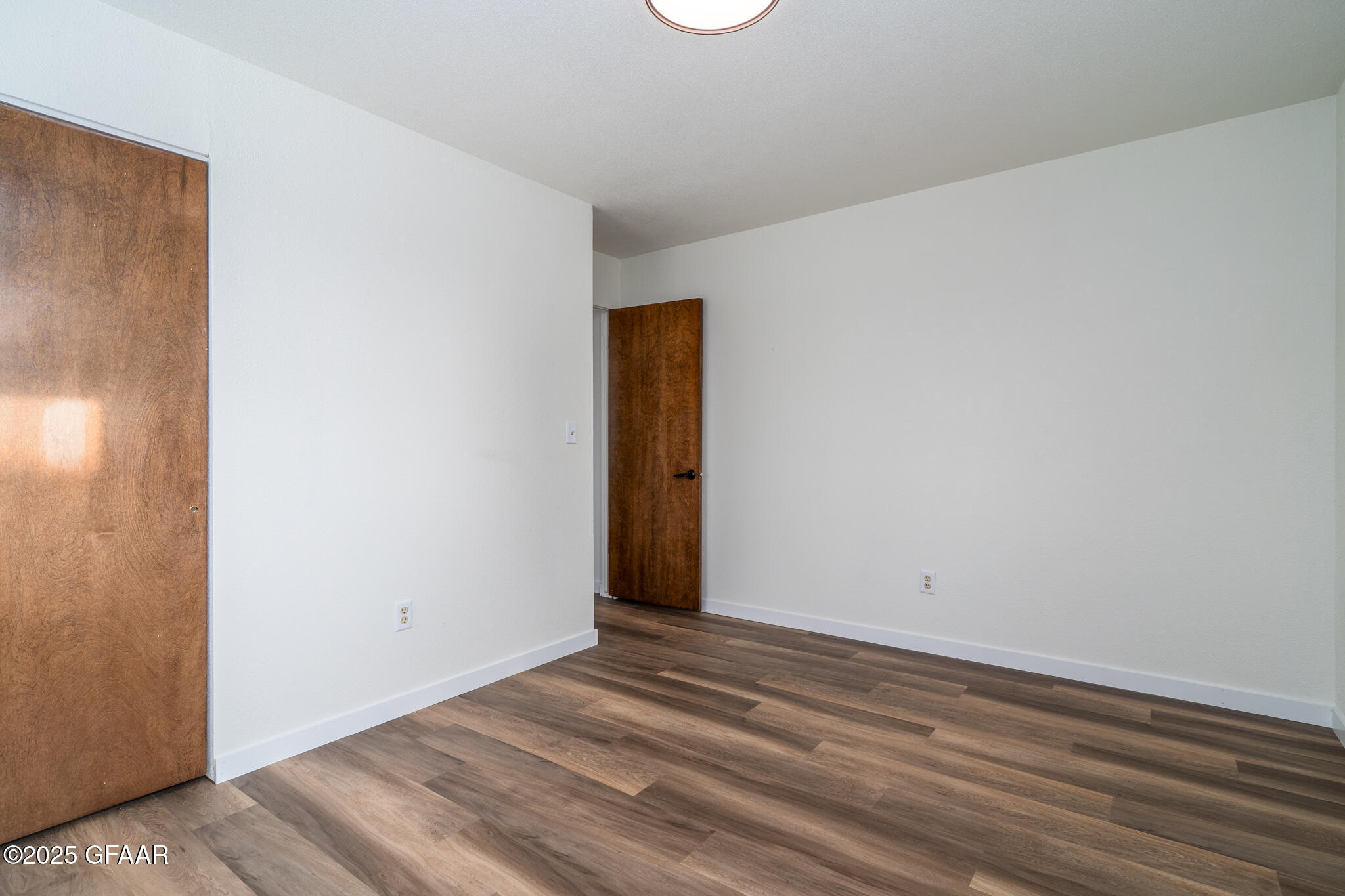 17052 15TH Street NE