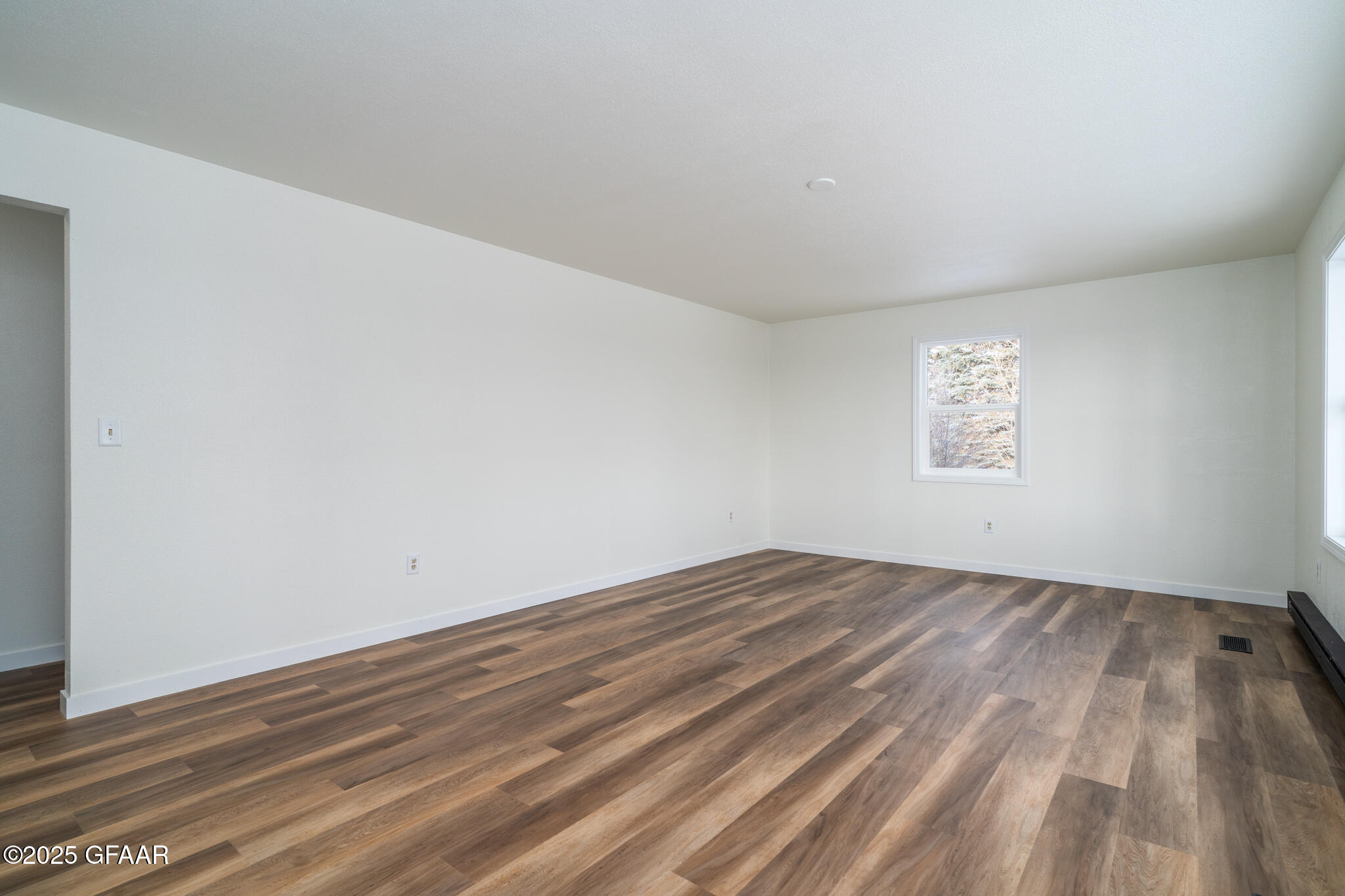 17052 15TH Street NE