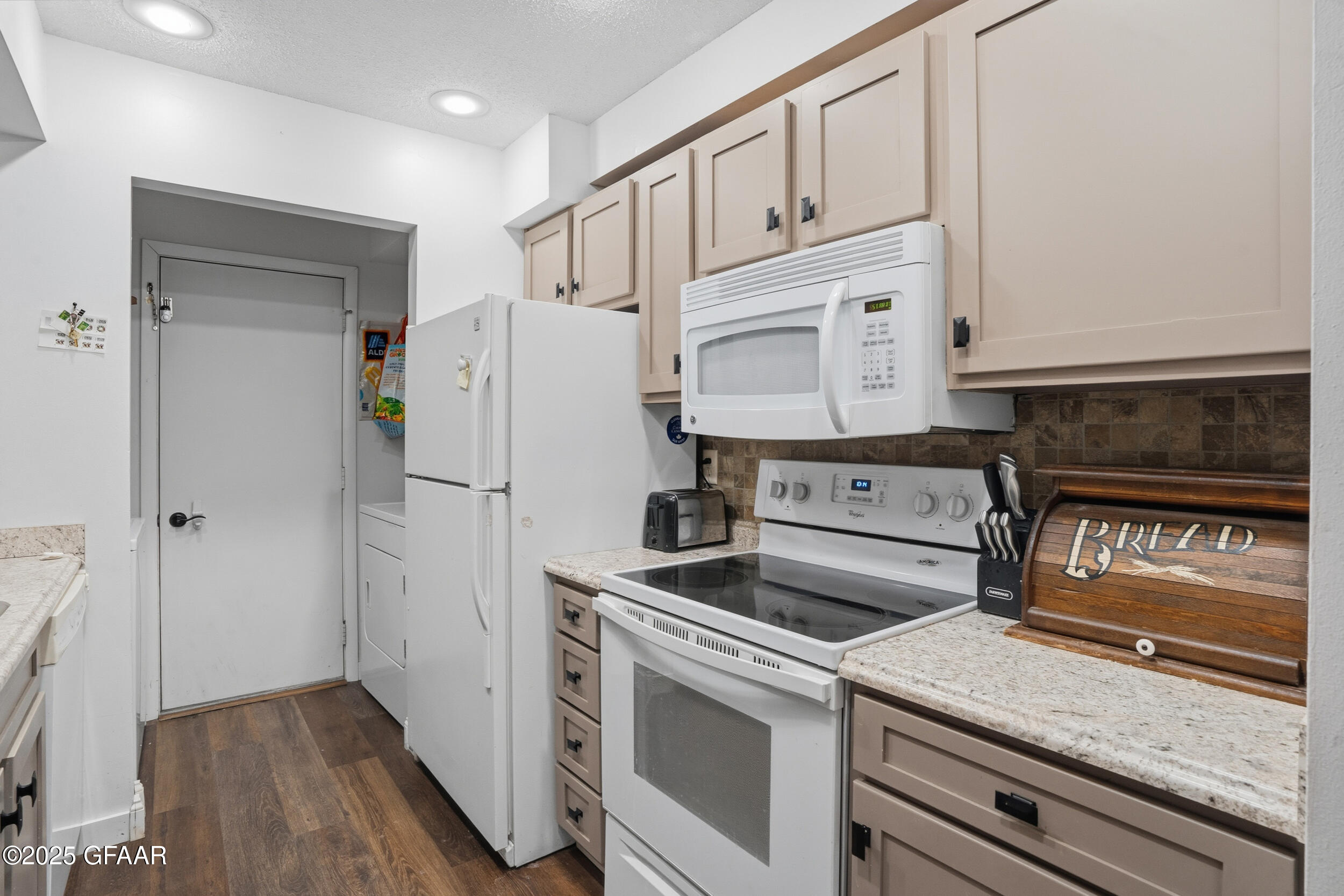 3720 CHERRY Street, M50