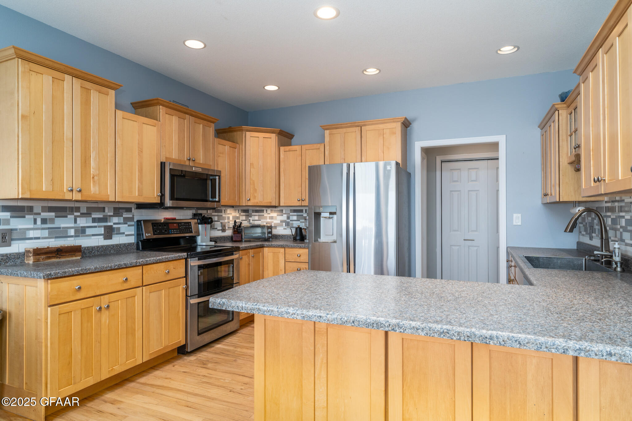 5596 CYPRESS POINT Drive