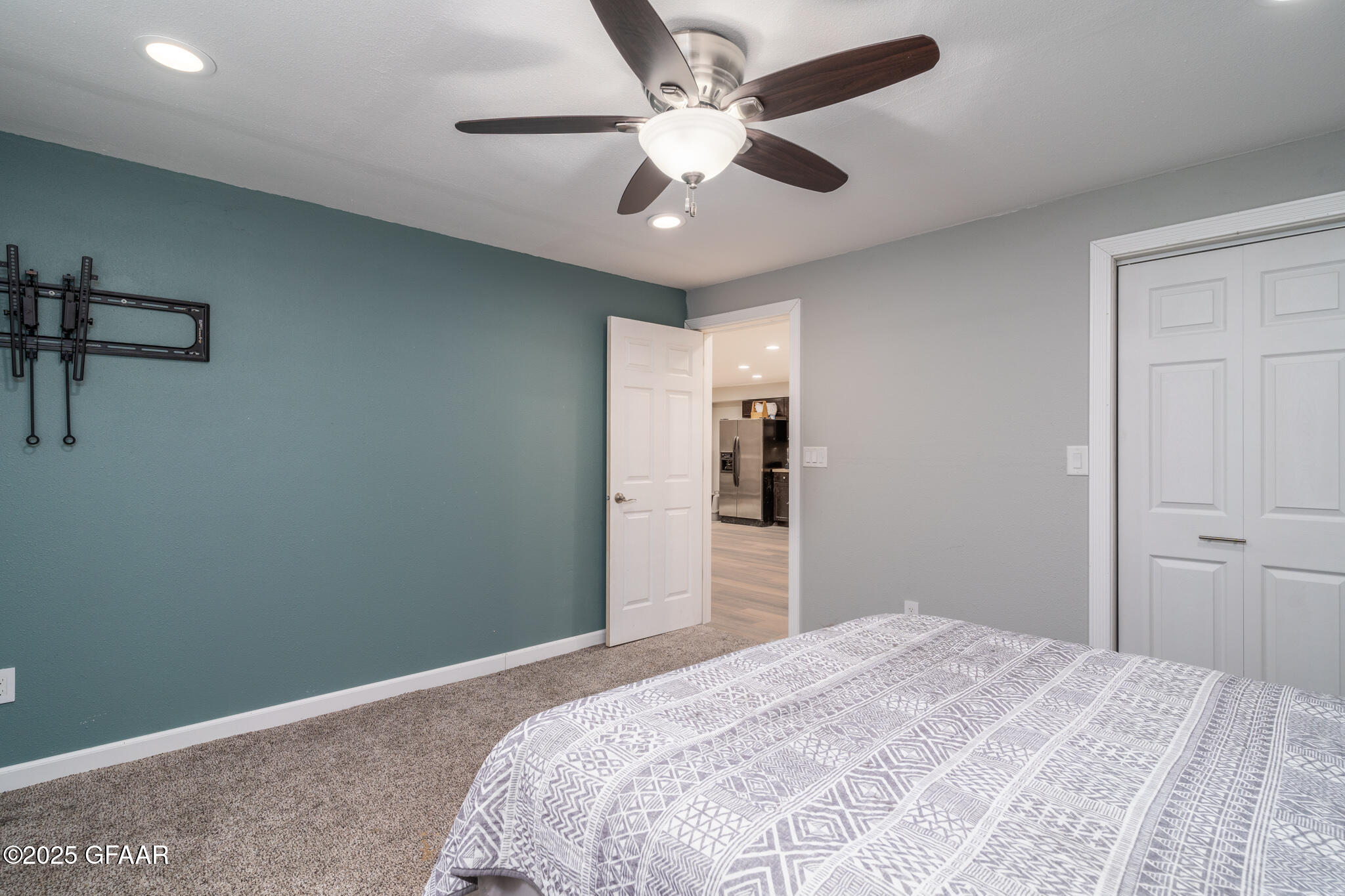 5596 CYPRESS POINT Drive