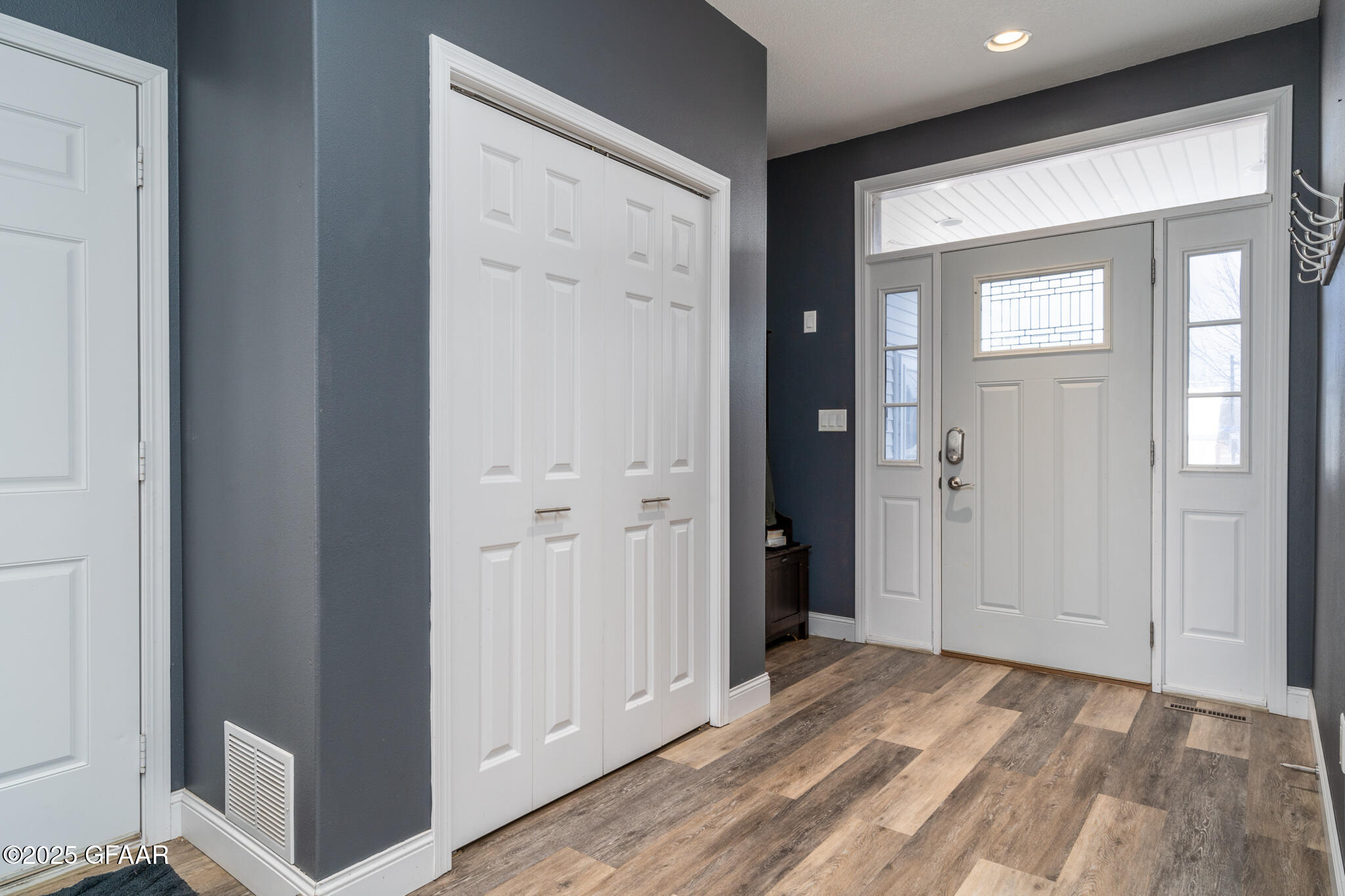 5596 CYPRESS POINT Drive