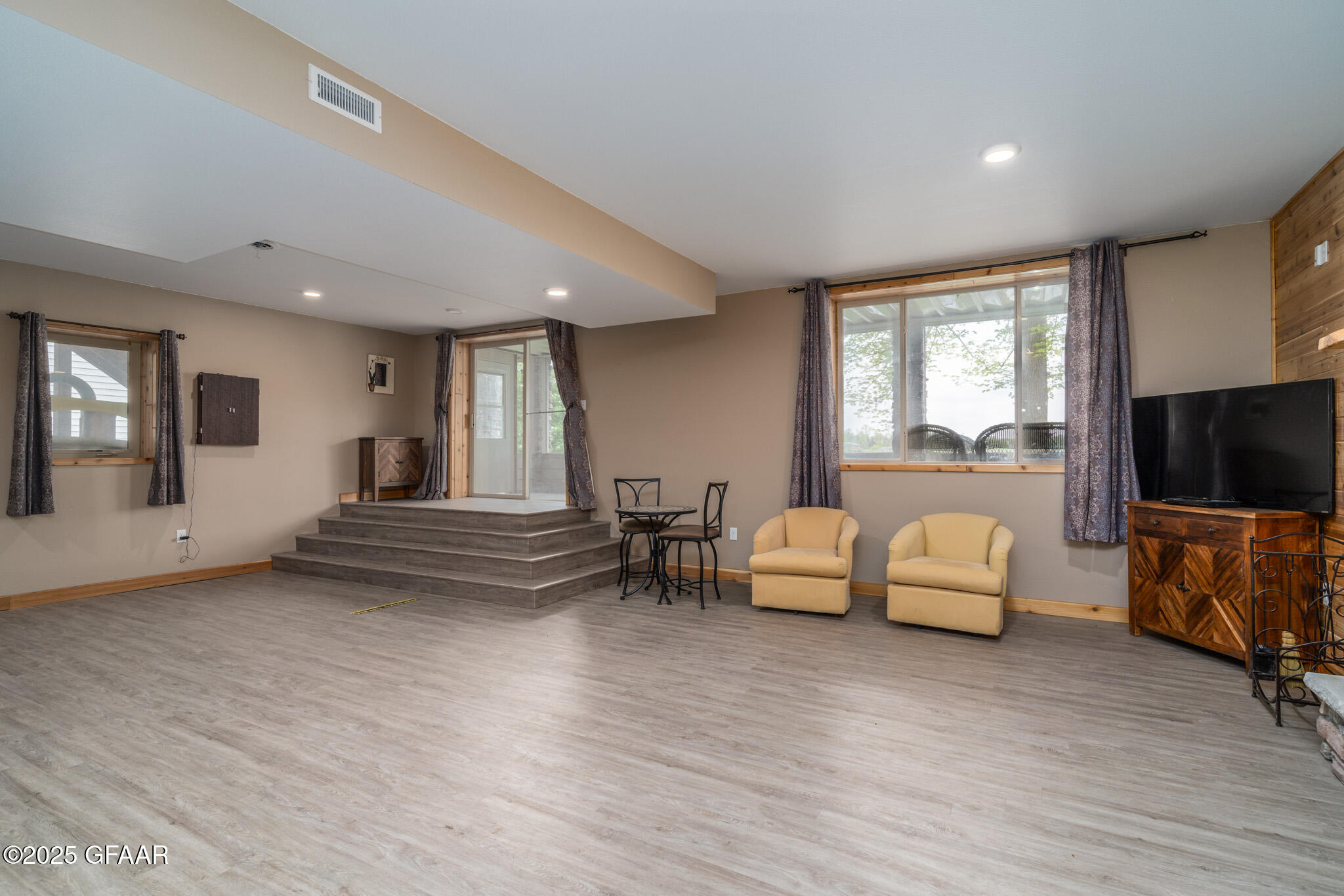12555 MAPLE LAKE Drive SE