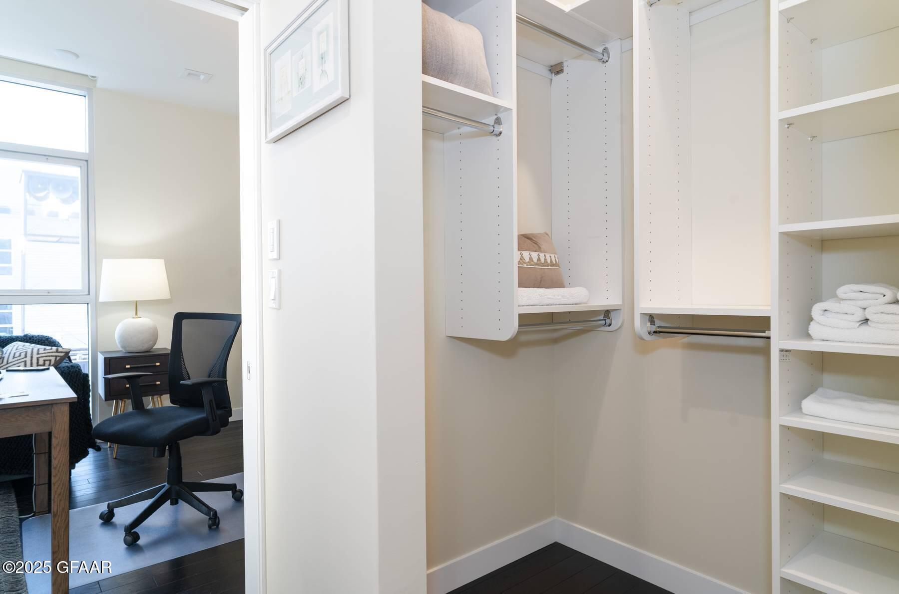 15 4TH Street S, 402