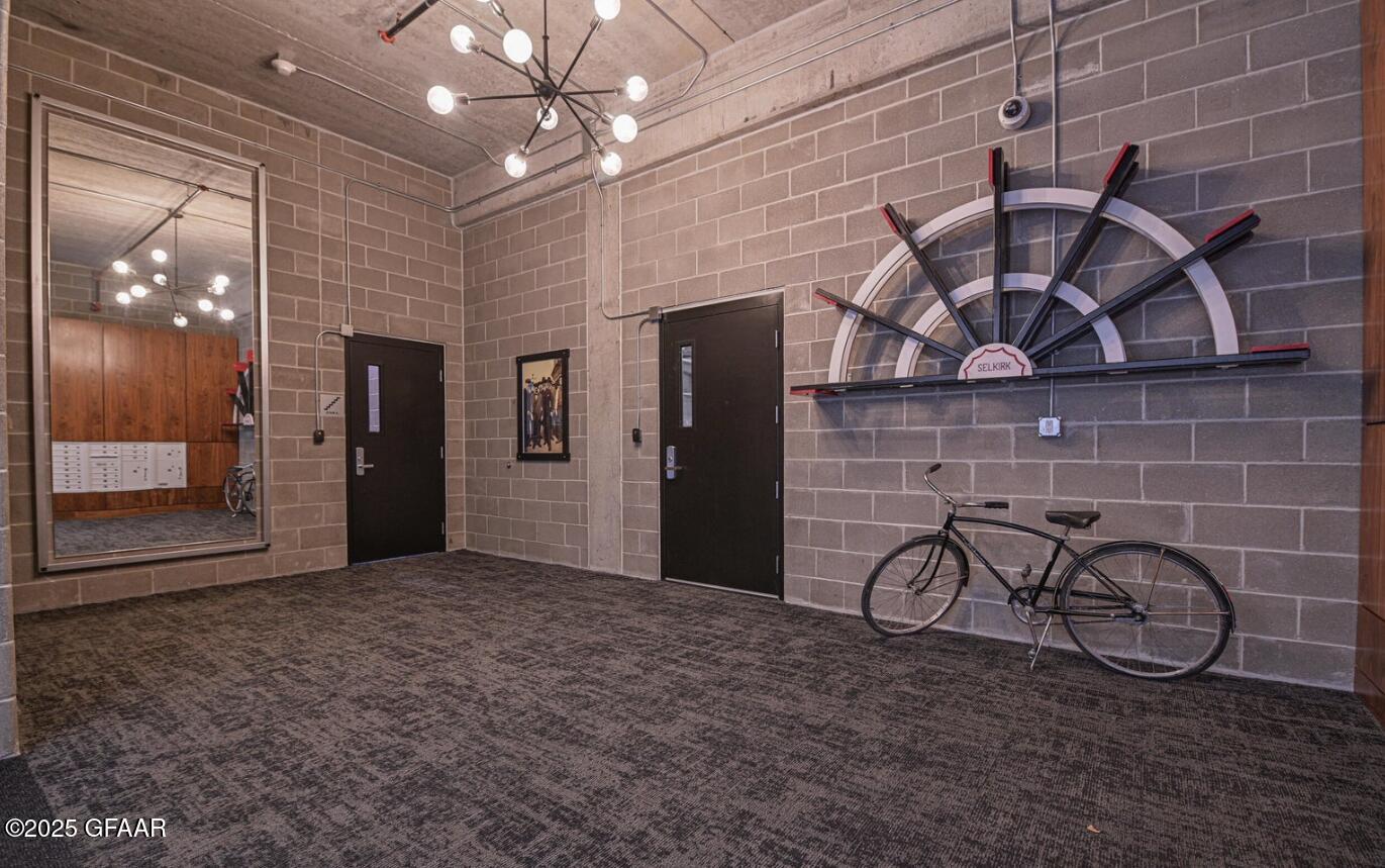 15 4TH Street S, 402