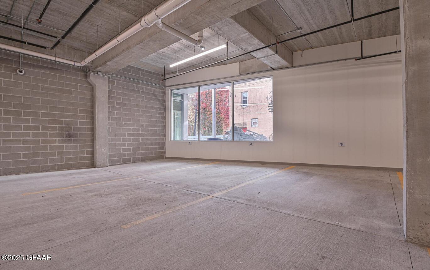 15 4TH Street S, 402