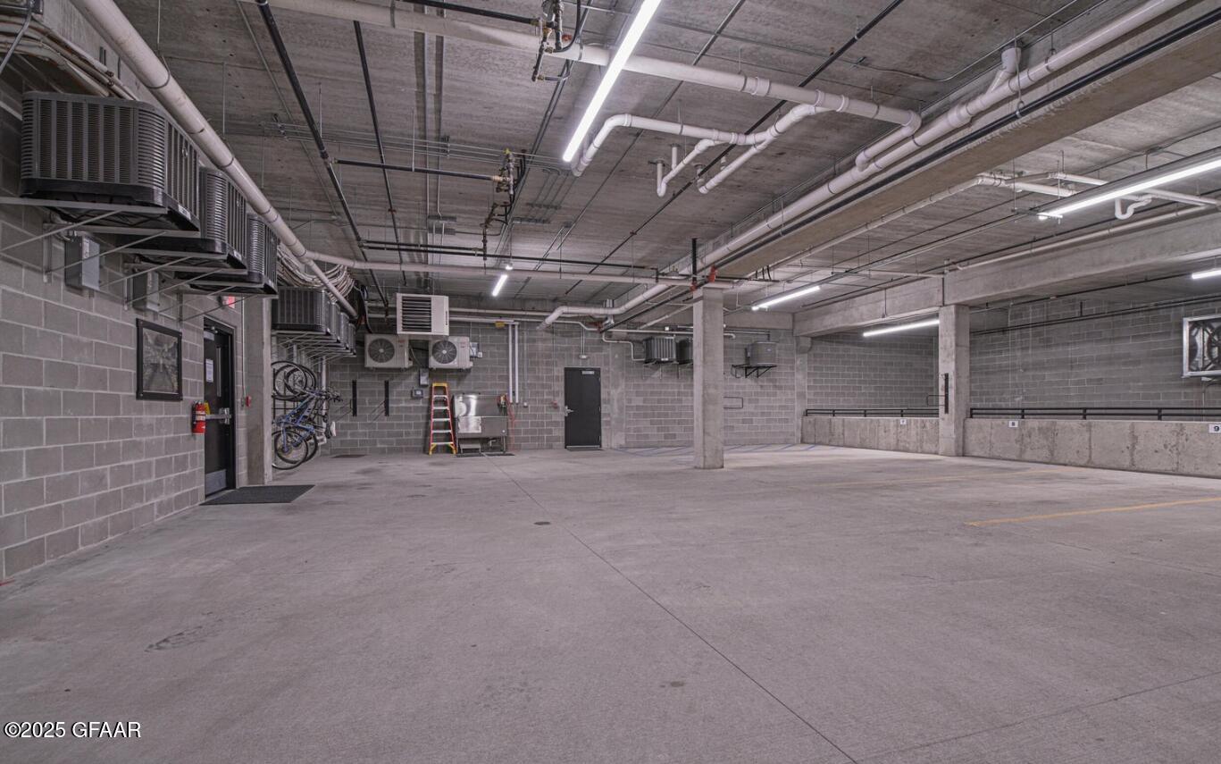 15 4TH Street S, 402