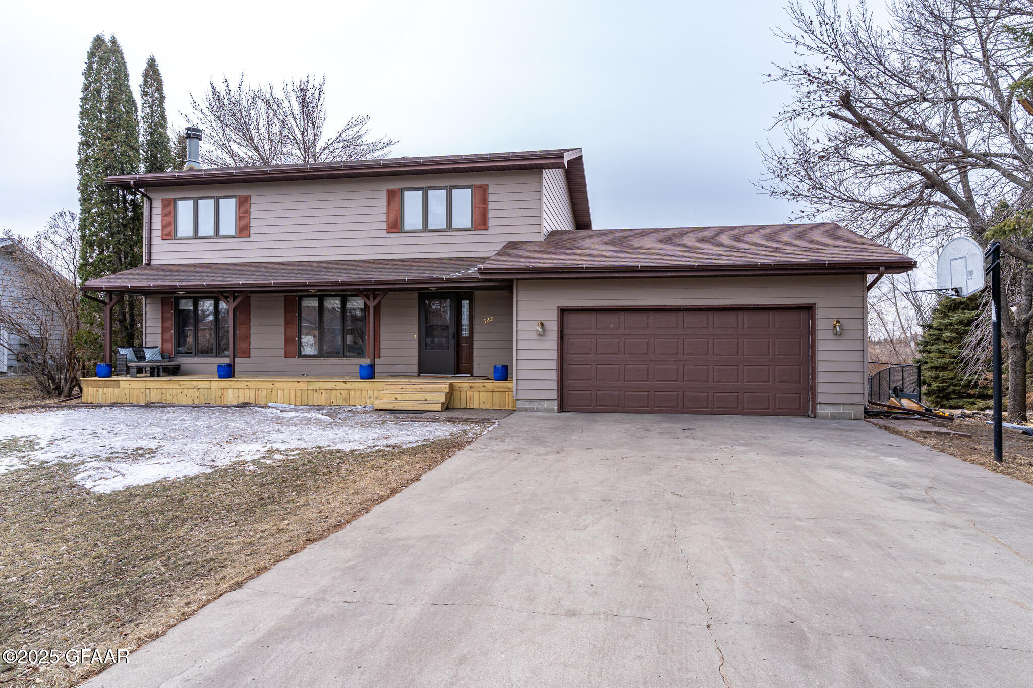 522 MAPLEWOOD Drive
