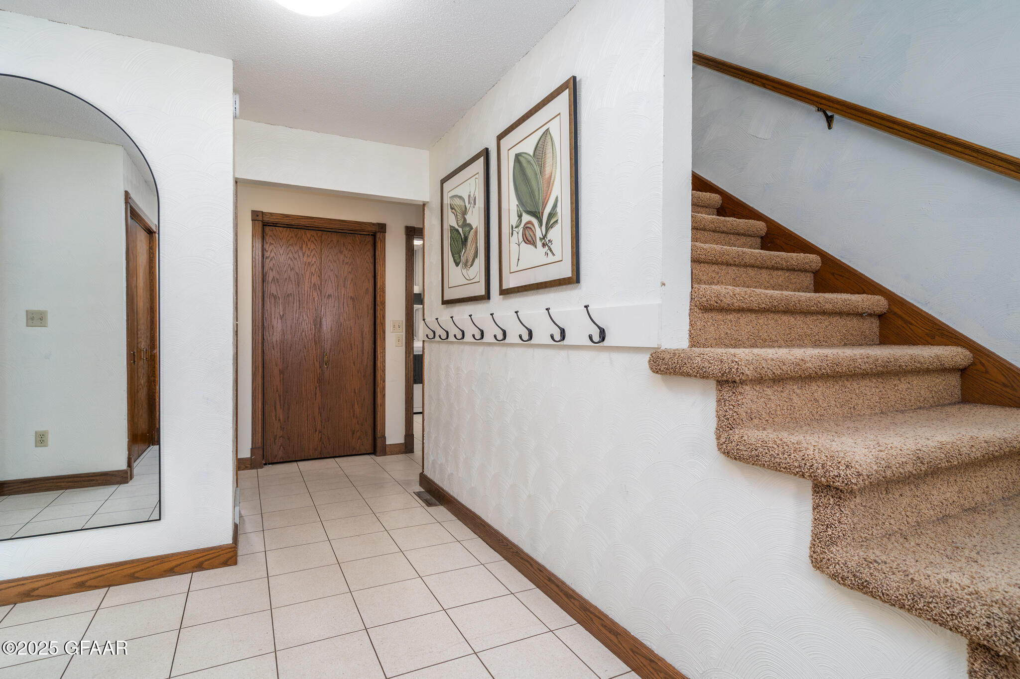 522 MAPLEWOOD Drive