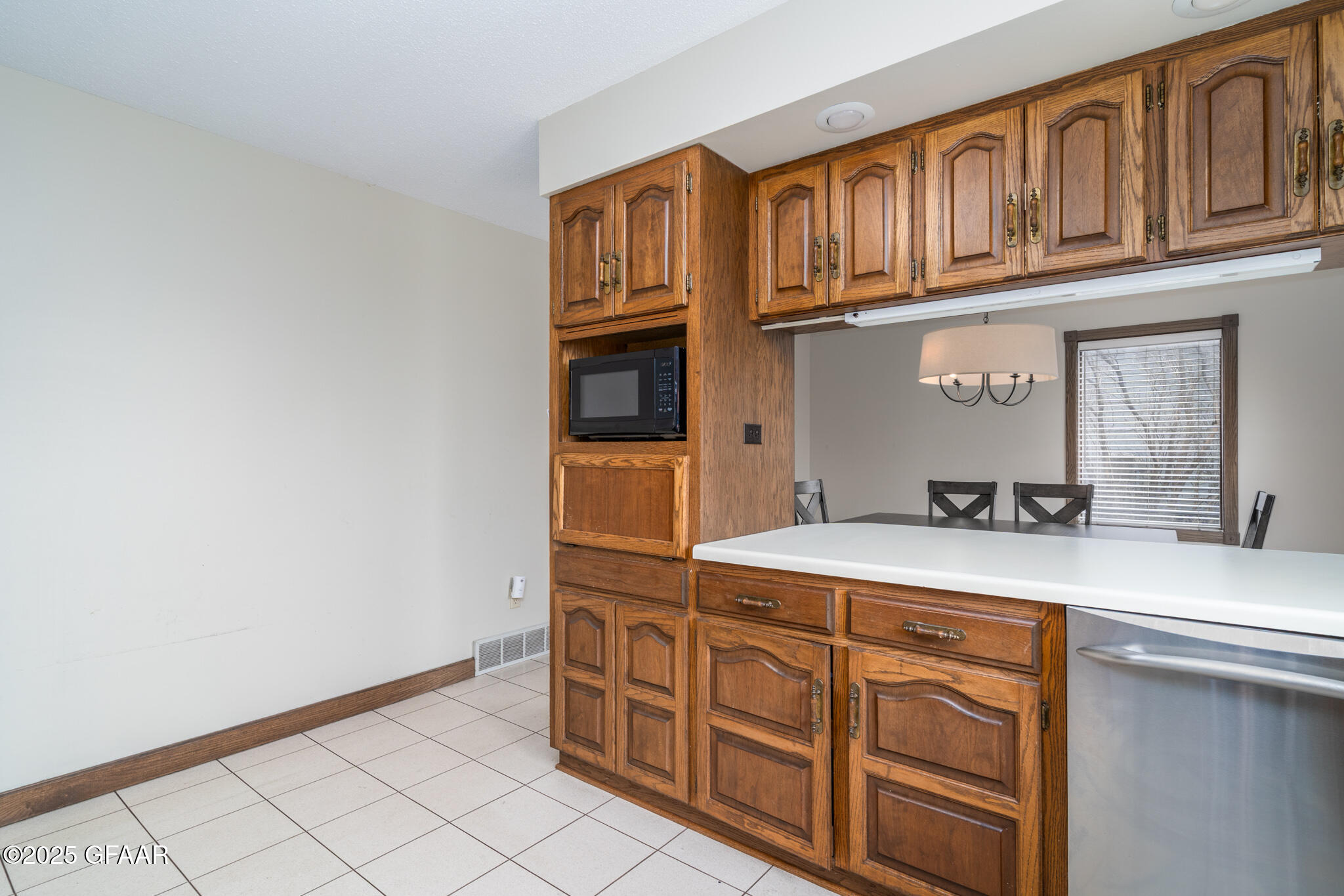 522 MAPLEWOOD Drive