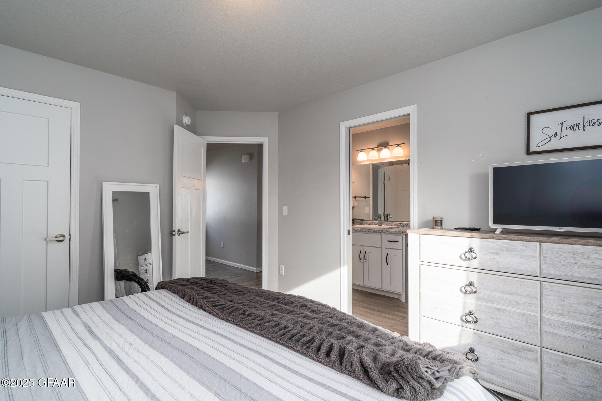 960 CEDAR BURLS Drive