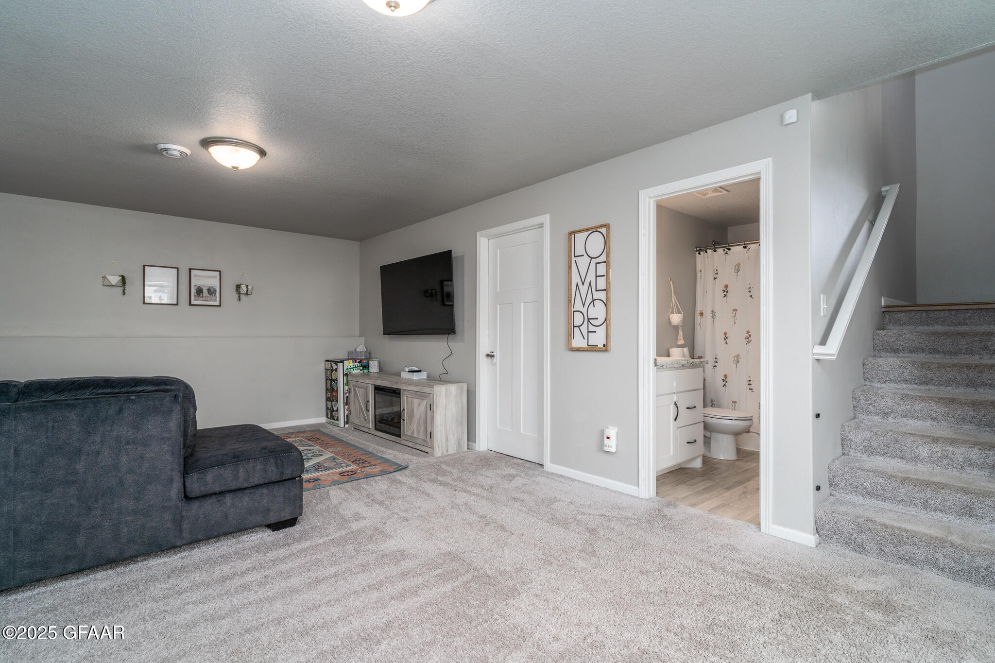 960 CEDAR BURLS Drive