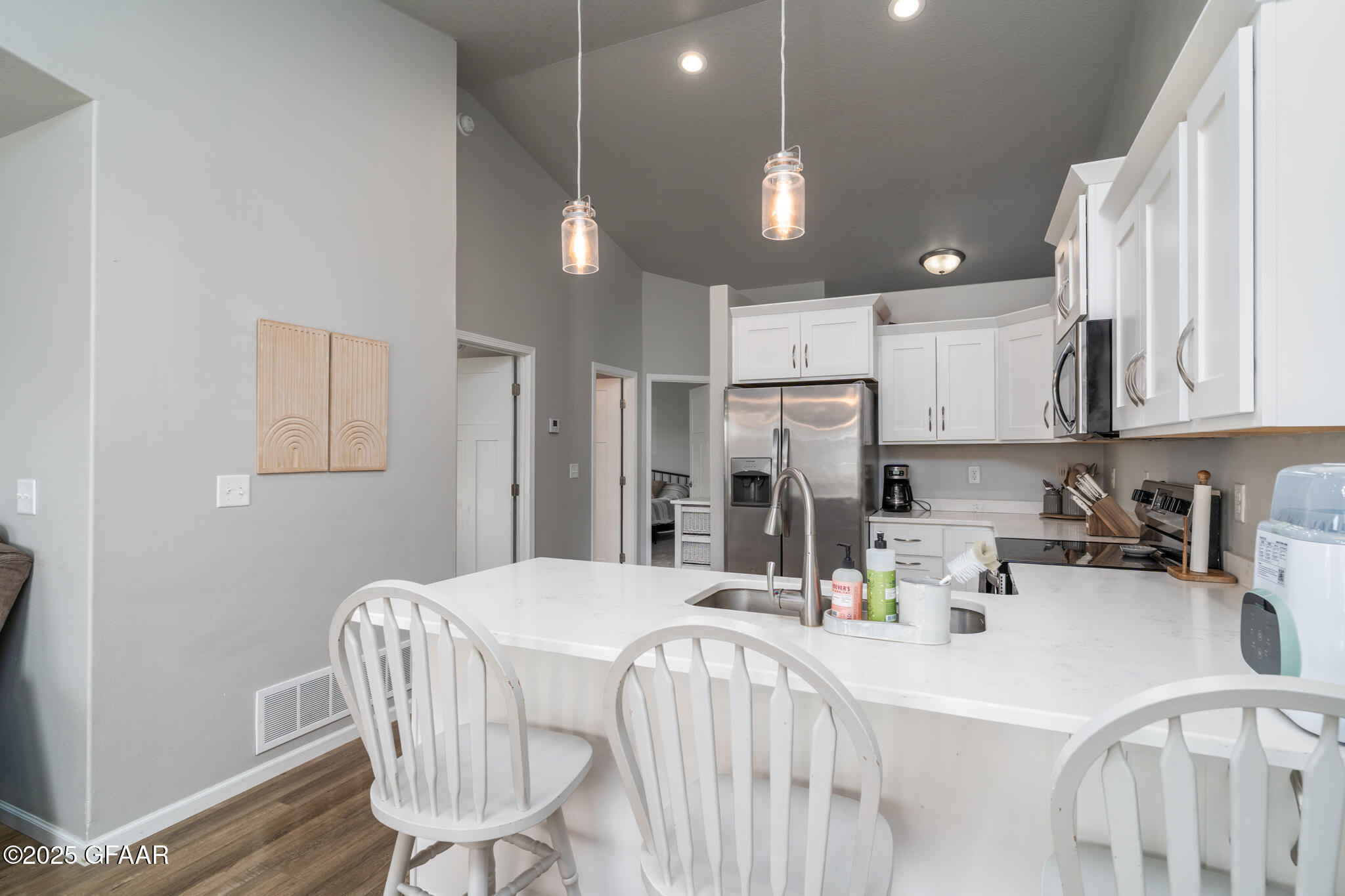 960 CEDAR BURLS Drive