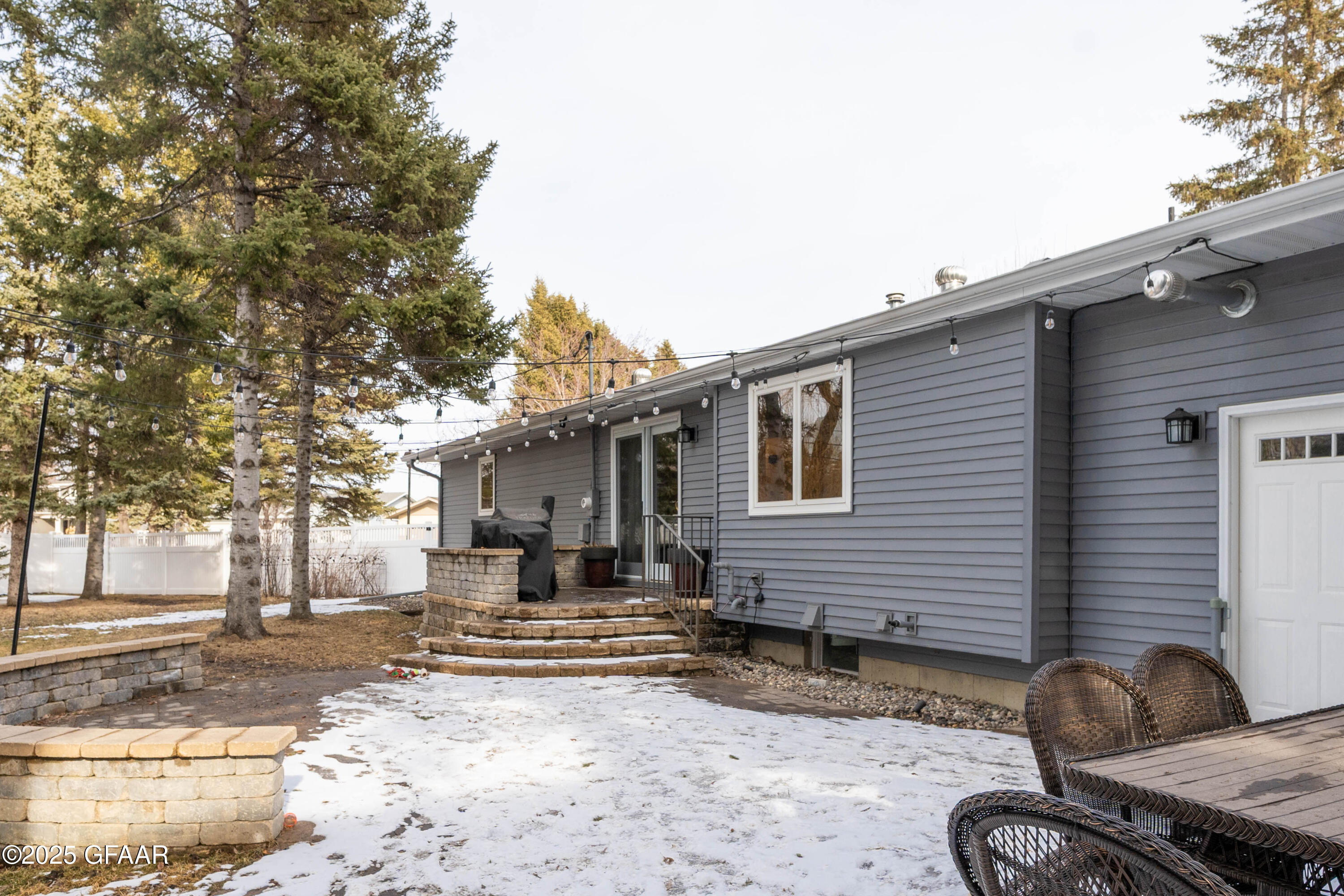 3002 WEST ELMWOOD Drive