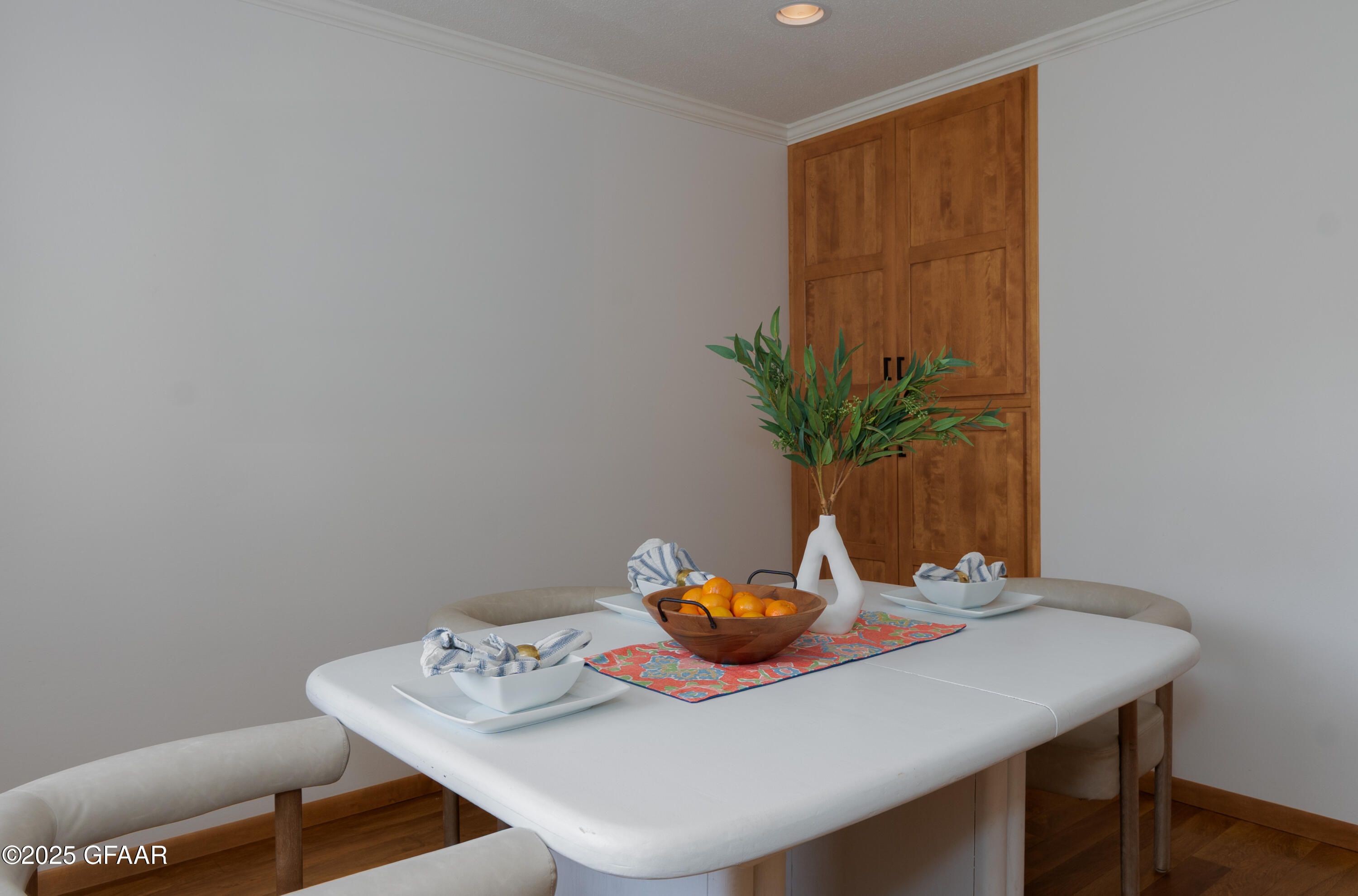 3002 WEST ELMWOOD Drive