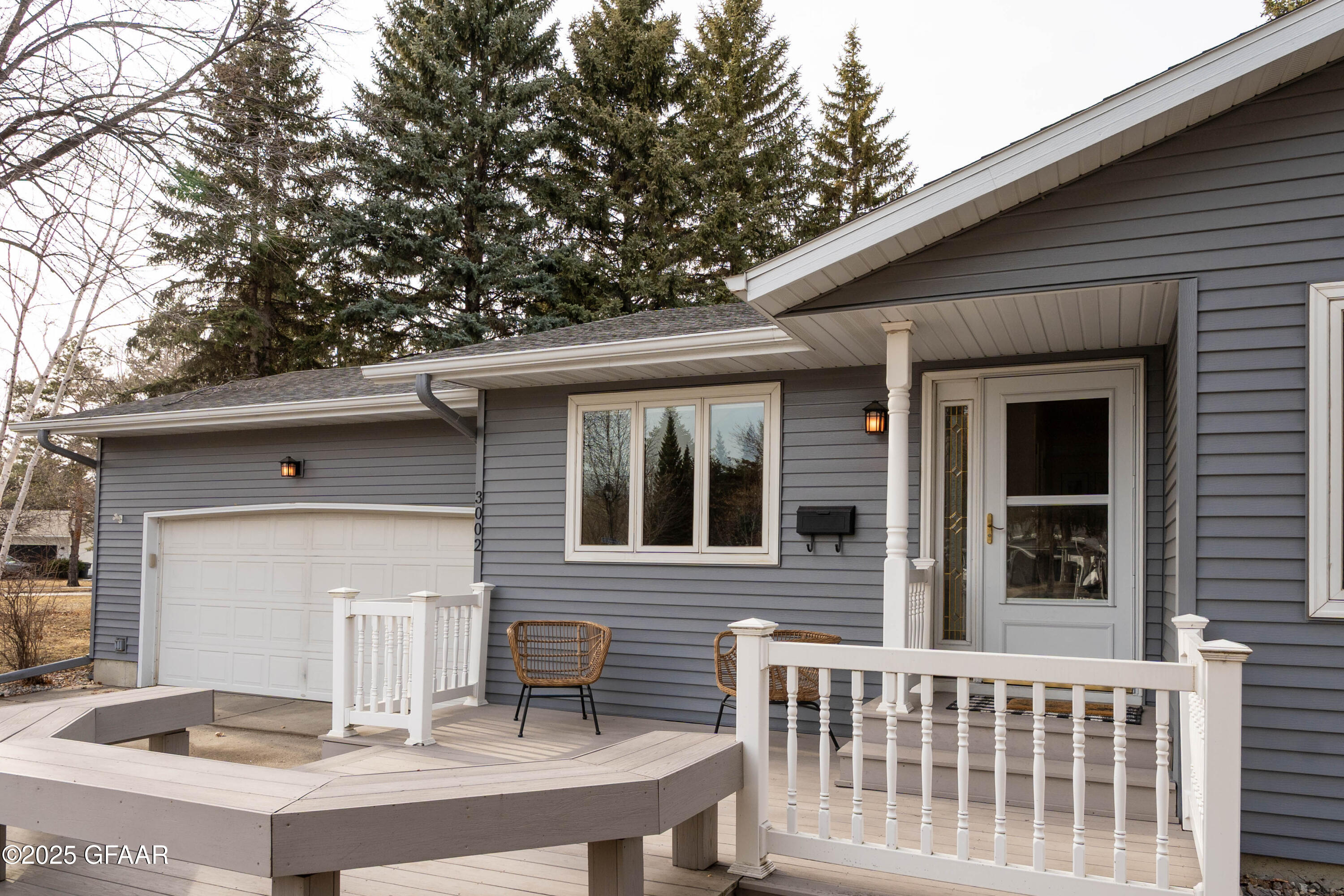 3002 WEST ELMWOOD Drive