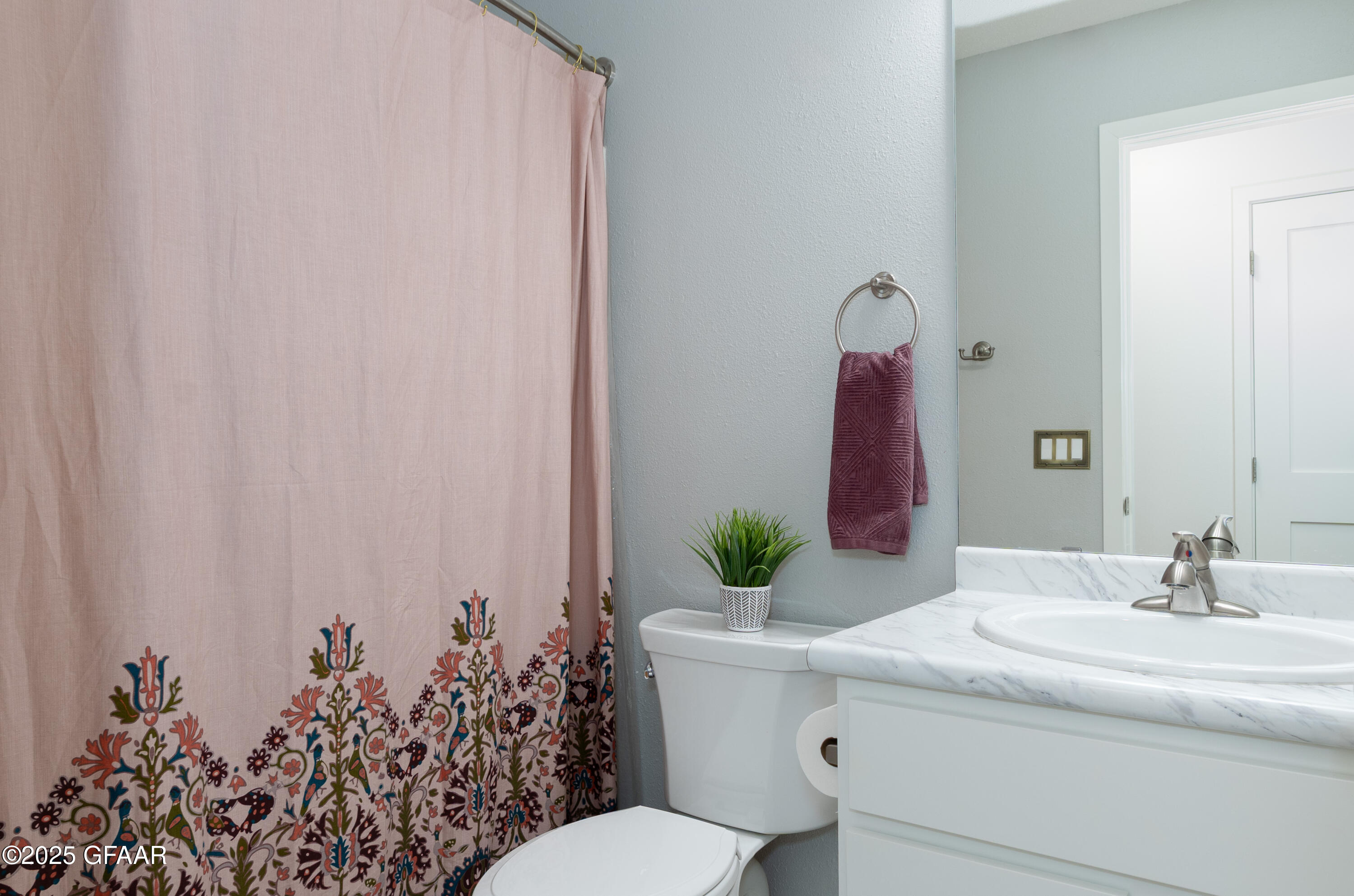 3002 WEST ELMWOOD Drive