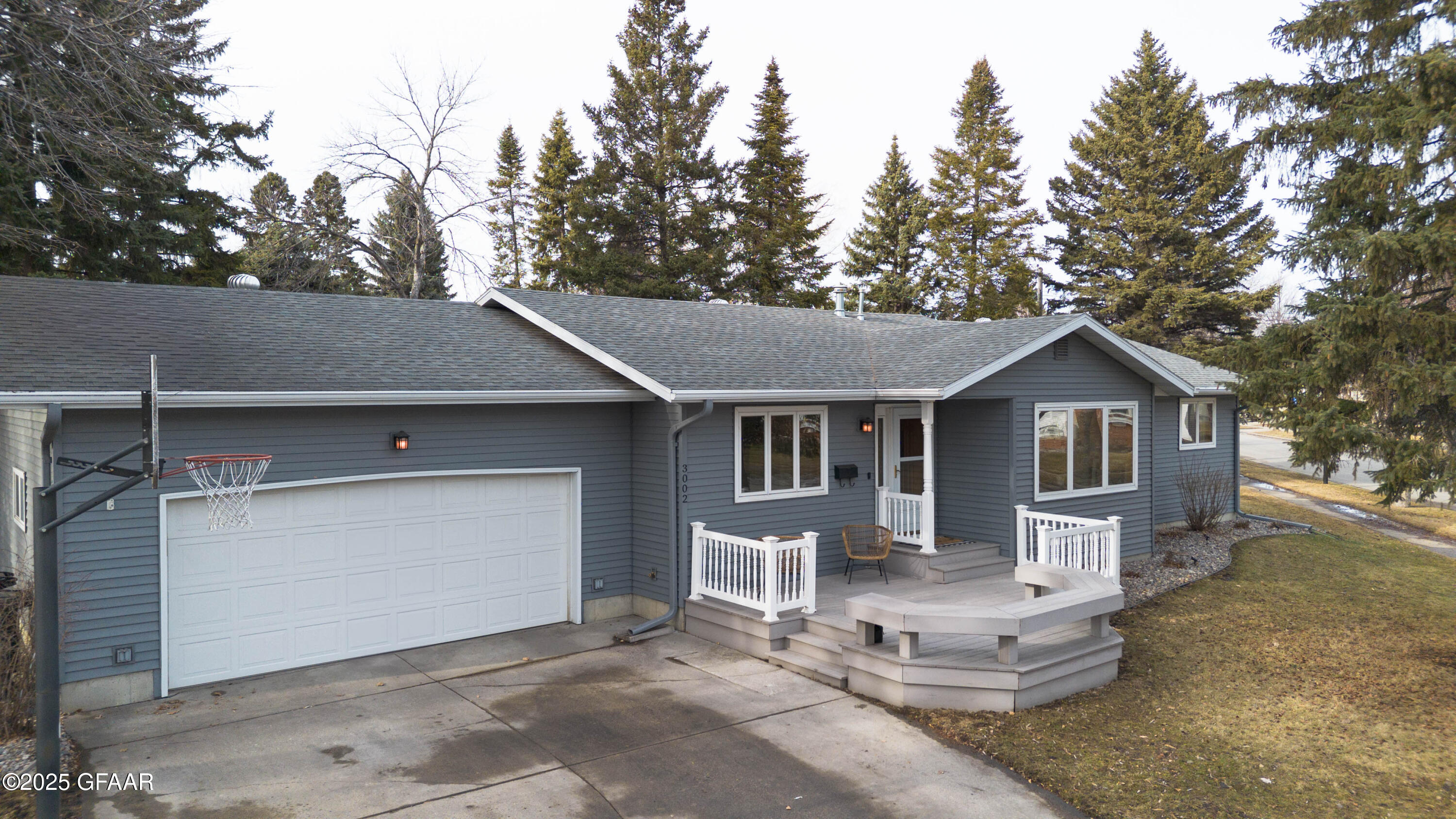 3002 WEST ELMWOOD Drive