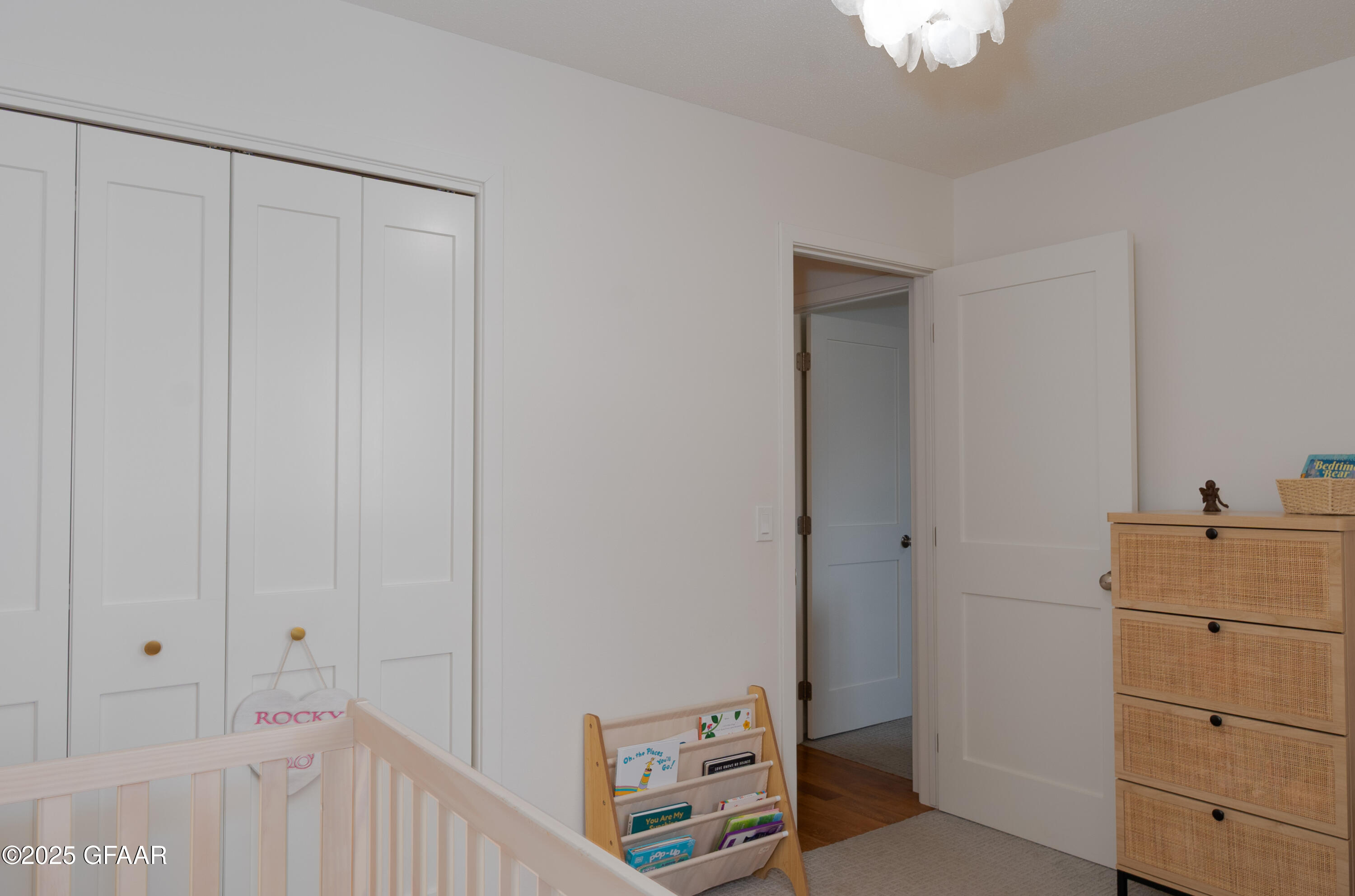 3002 WEST ELMWOOD Drive