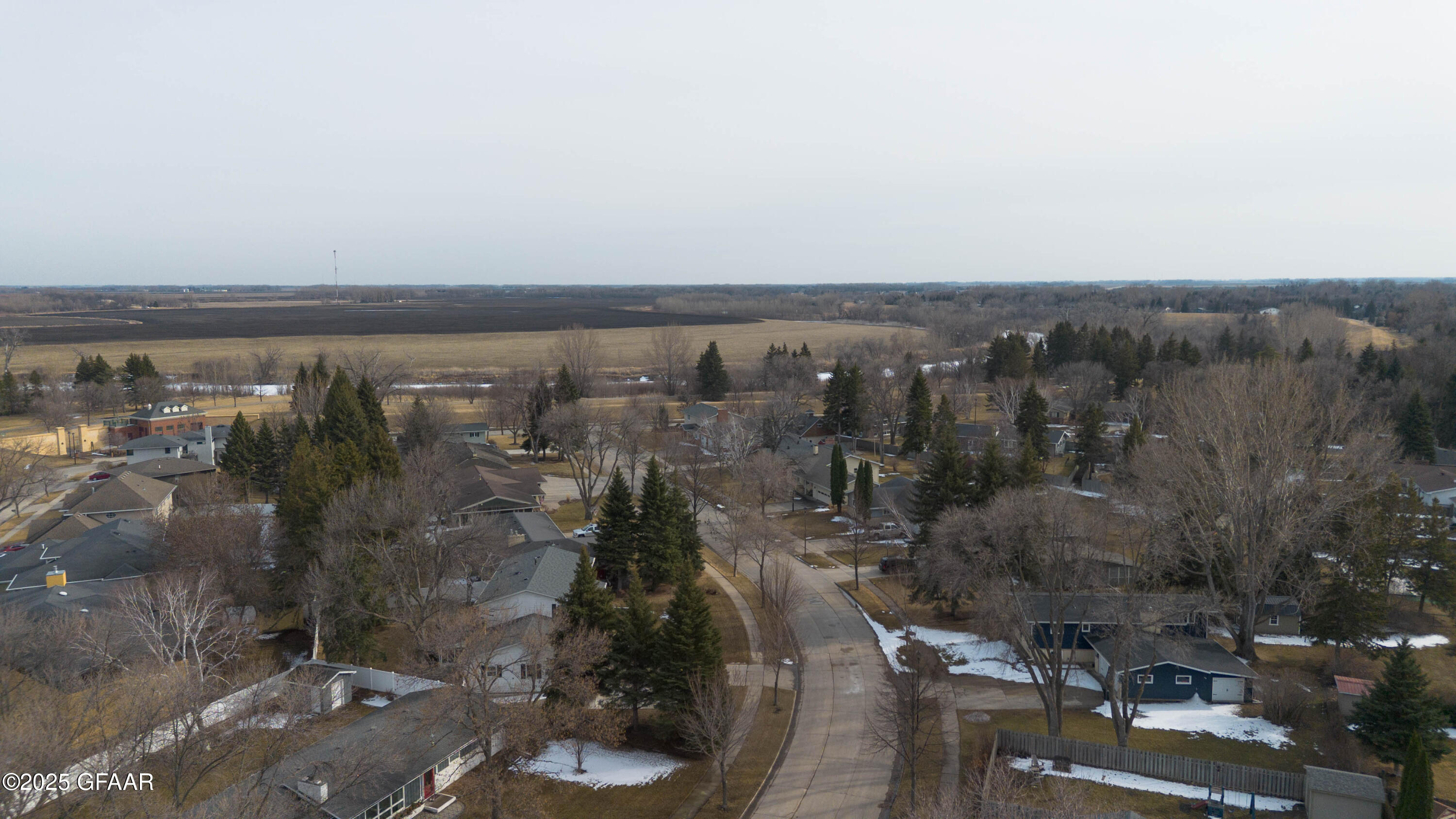 3002 WEST ELMWOOD Drive